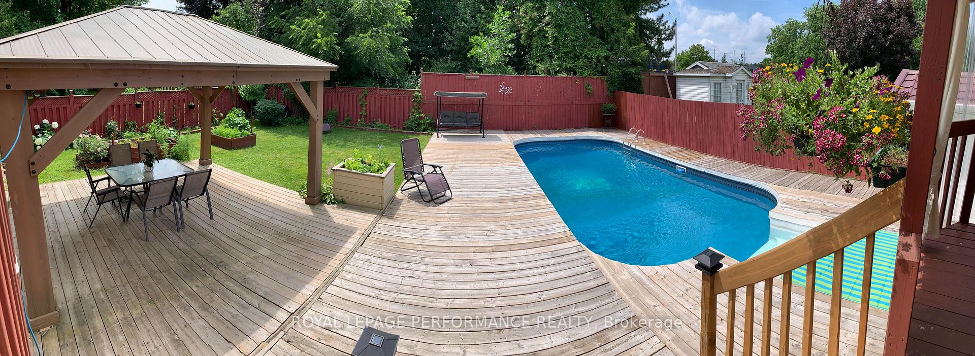 Photo 33 of 996 Laporte Street, Ottawa, Beacon Hill South — HOMEH