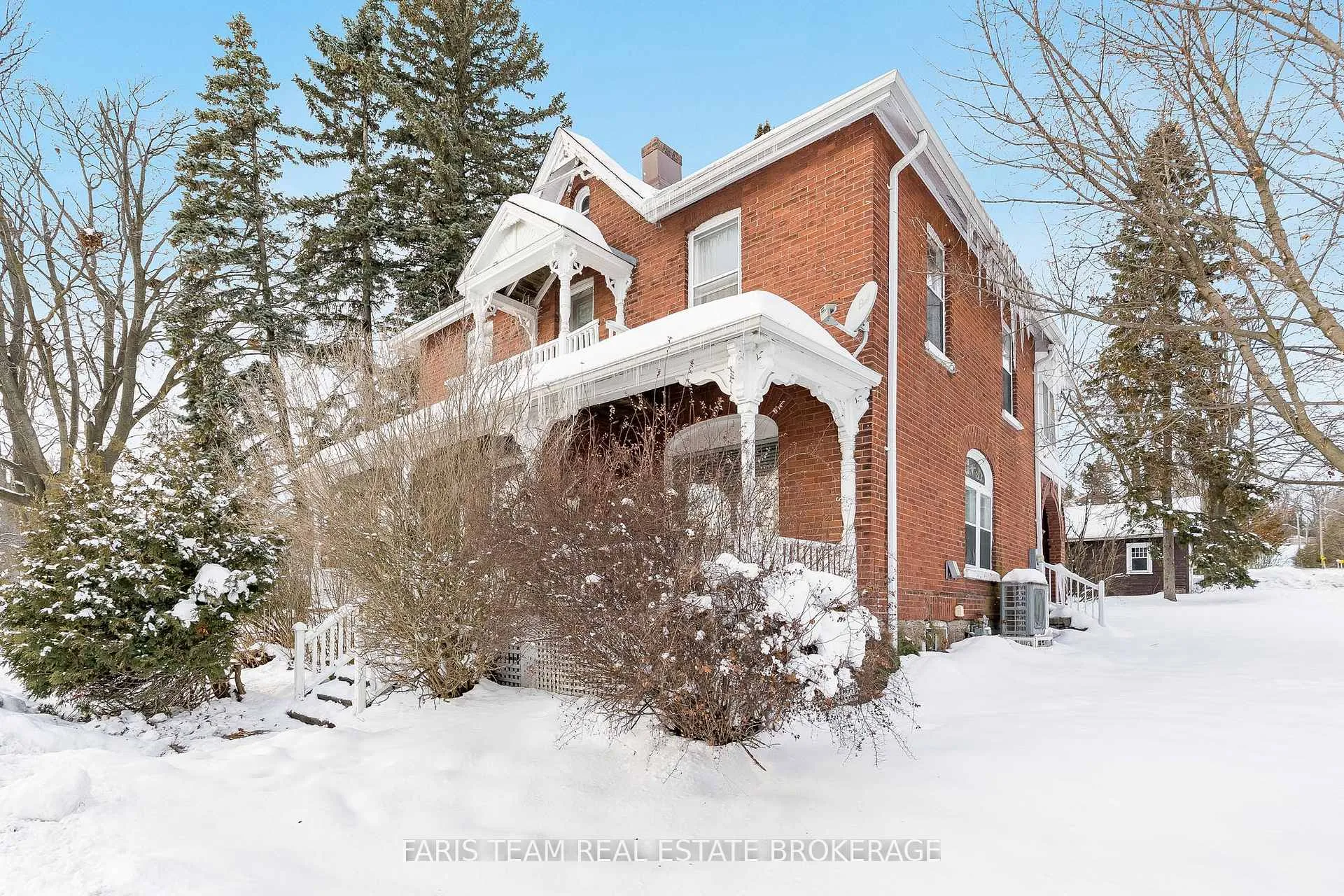 Photo 4 of 170 Kempenfelt Drive, Barrie, North Shore — HOMEH