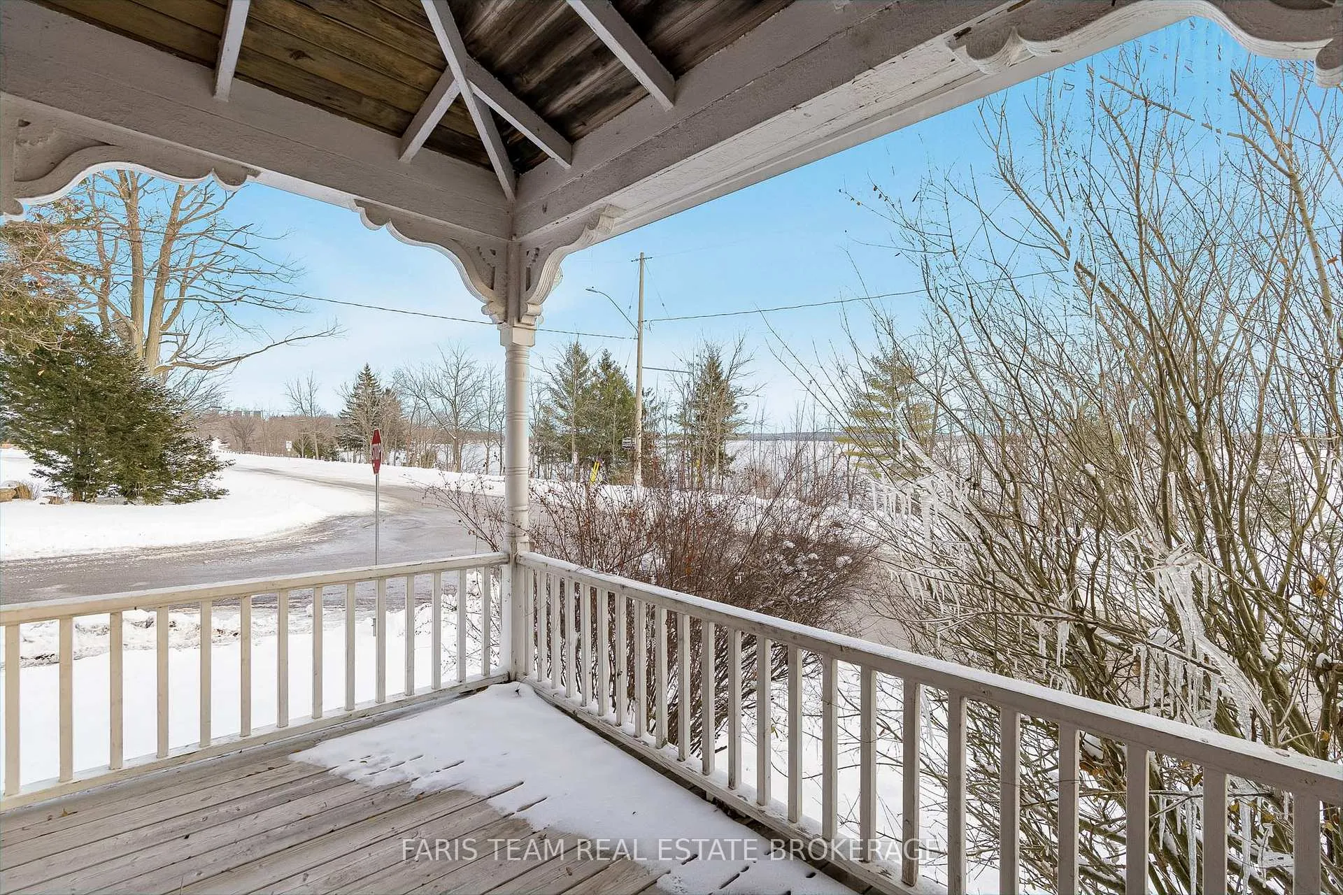 Photo 5 of 170 Kempenfelt Drive, Barrie, North Shore — HOMEH