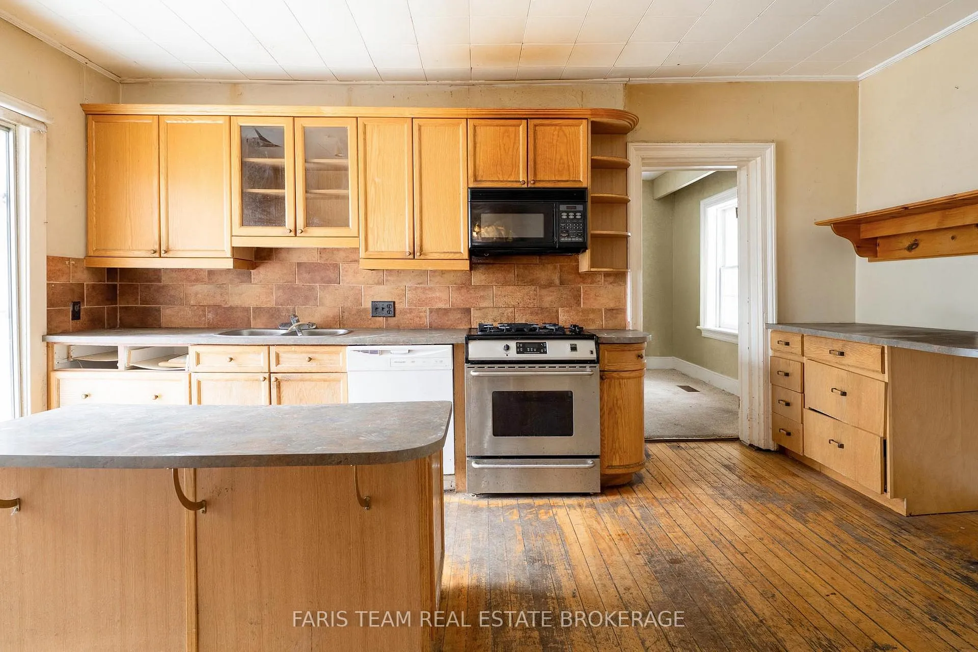 Photo 6 of 170 Kempenfelt Drive, Barrie, North Shore — HOMEH