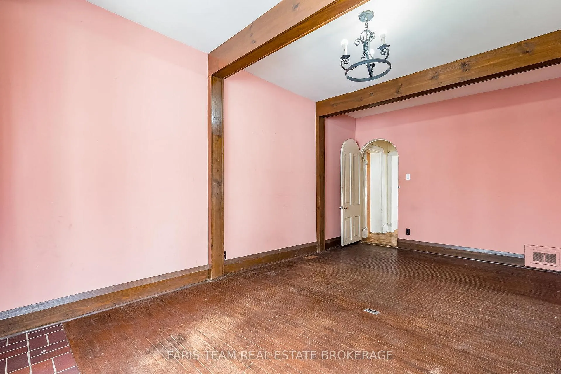 Photo 11 of 170 Kempenfelt Drive, Barrie, North Shore — HOMEH