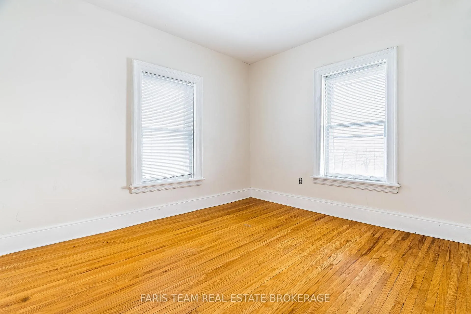 Photo 25 of 170 Kempenfelt Drive, Barrie, North Shore — HOMEH