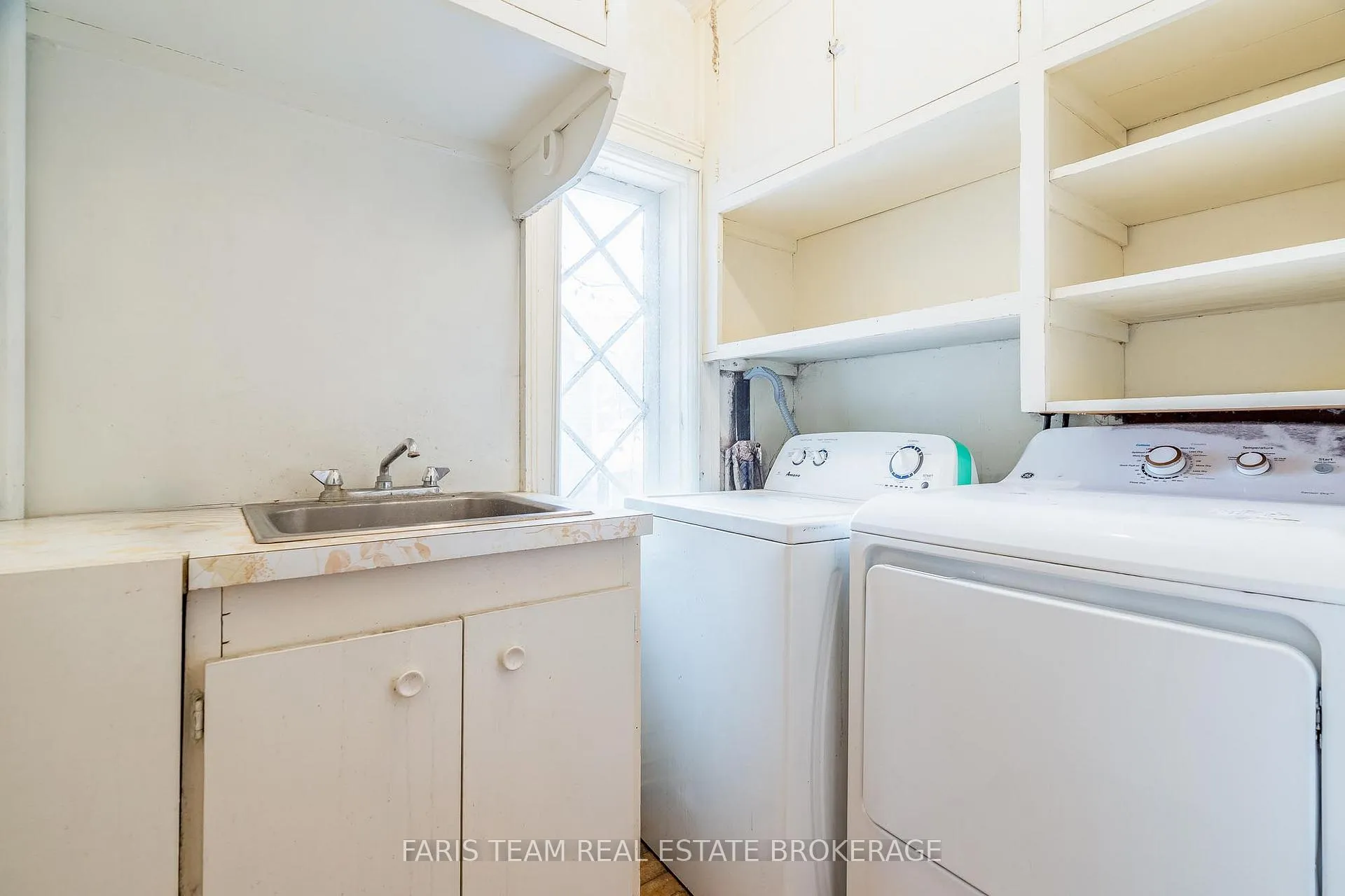 Photo 33 of 170 Kempenfelt Drive, Barrie, North Shore — HOMEH