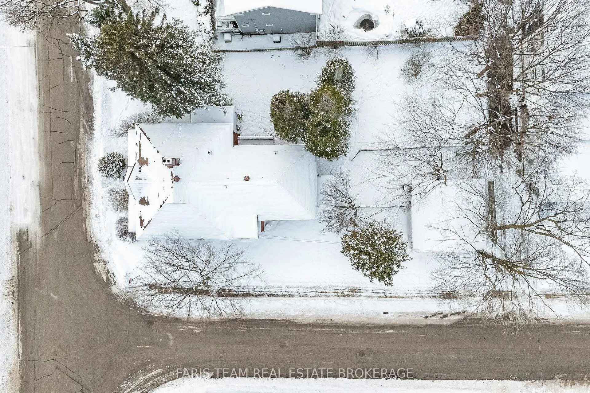 Photo 38 of 170 Kempenfelt Drive, Barrie, North Shore — HOMEH