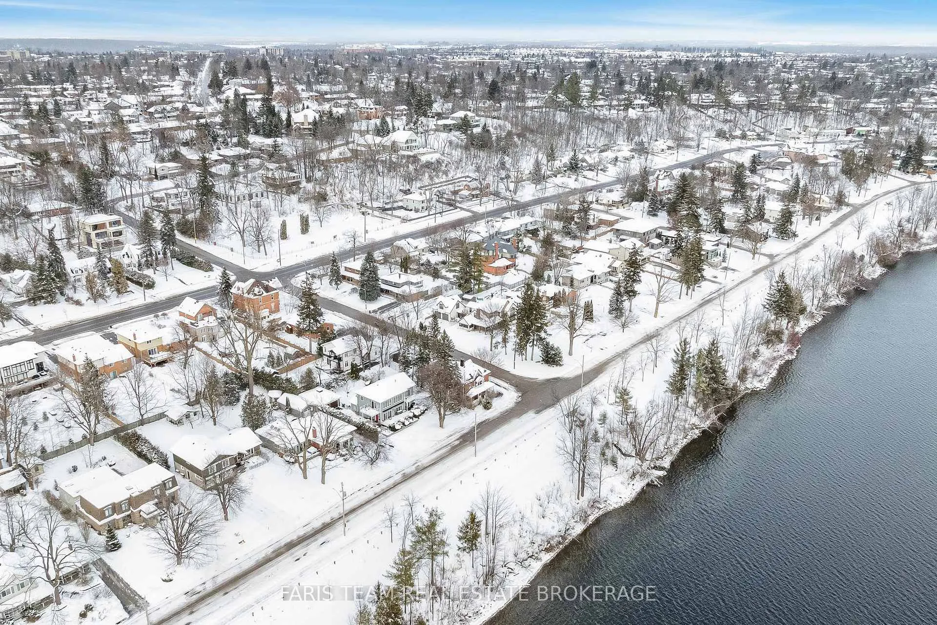 Photo 39 of 170 Kempenfelt Drive, Barrie, North Shore — HOMEH