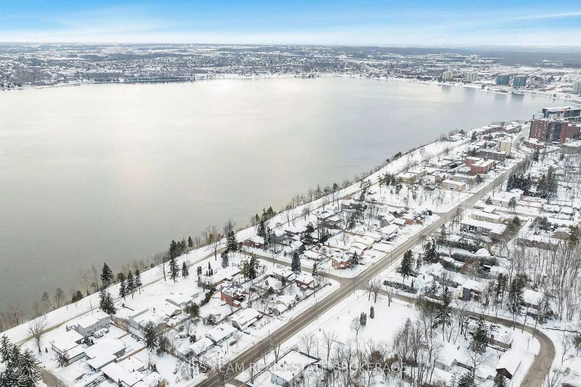 Photo 41 of 170 Kempenfelt Drive, Barrie, North Shore — HOMEH