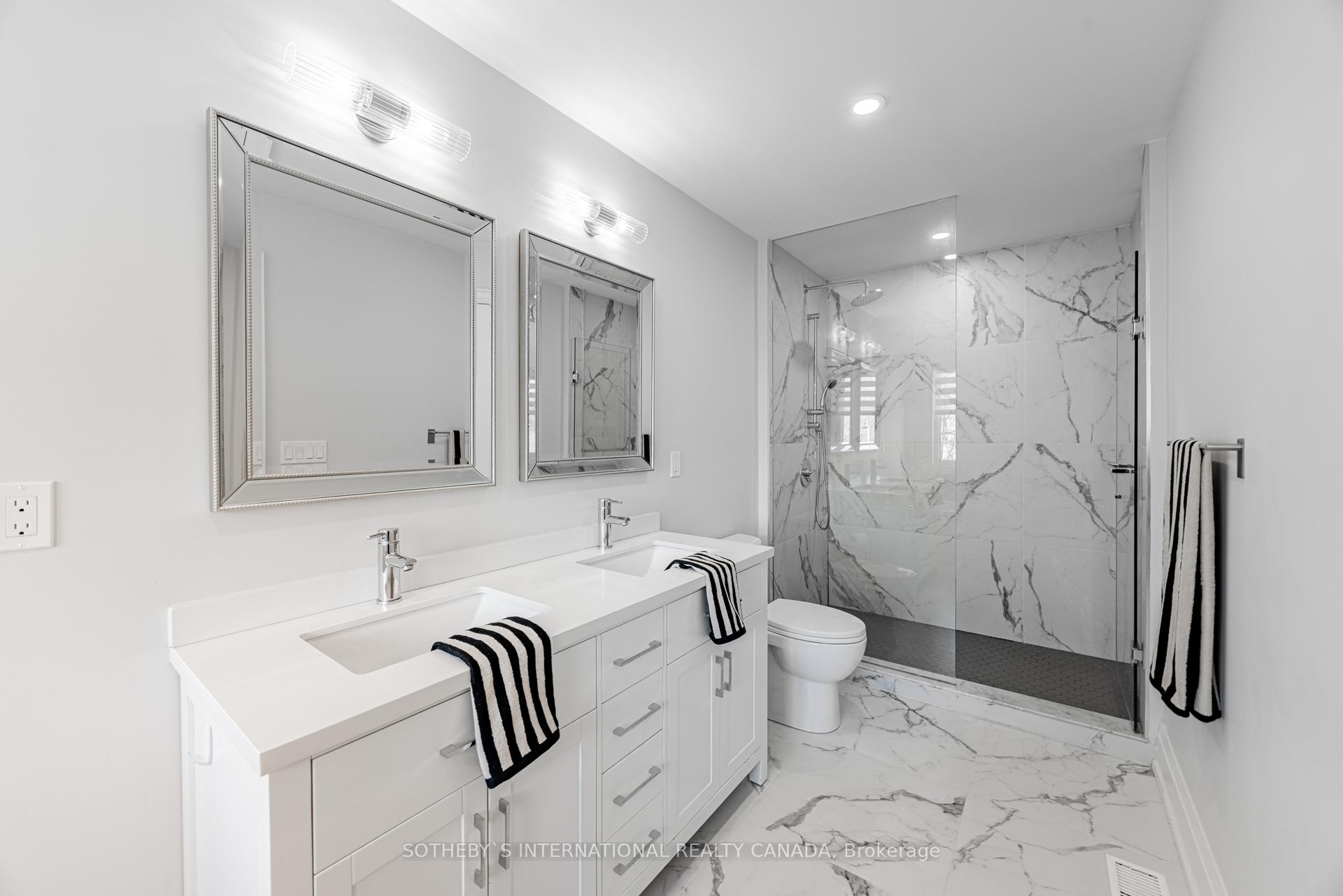 Photo 23 of 63 Lunness Road, Etobicoke, Alderwood — HOMEH