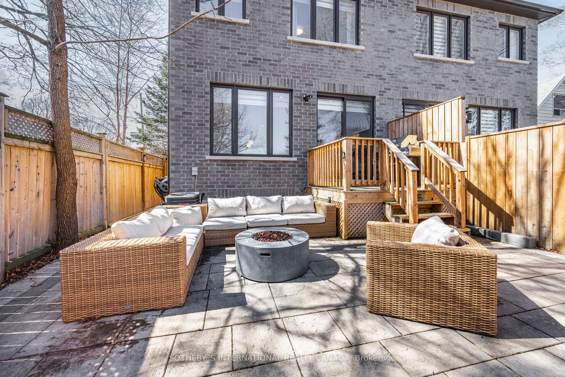Photo 36 of 63 Lunness Road, Etobicoke, Alderwood — HOMEH