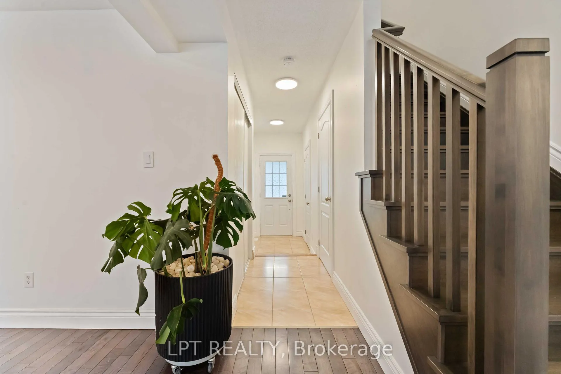Photo 4 of 213 Idlewild Private, Ottawa, Barrhaven - Stonebridge — HOMEH