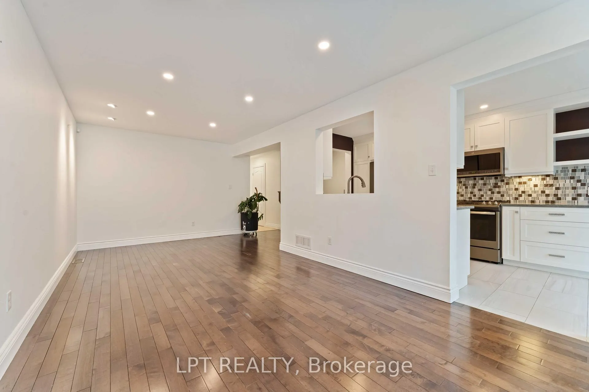 Photo 8 of 213 Idlewild Private, Ottawa, Barrhaven - Stonebridge — HOMEH