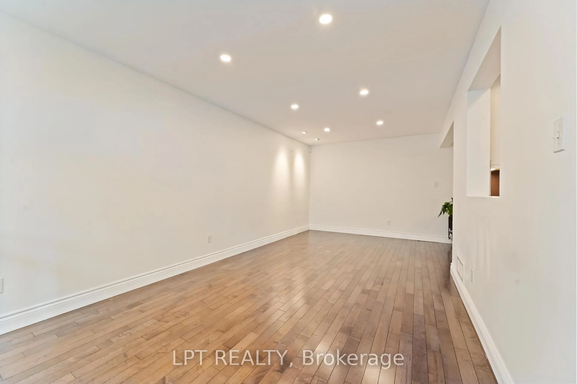 Photo 9 of 213 Idlewild Private, Ottawa, Barrhaven - Stonebridge — HOMEH