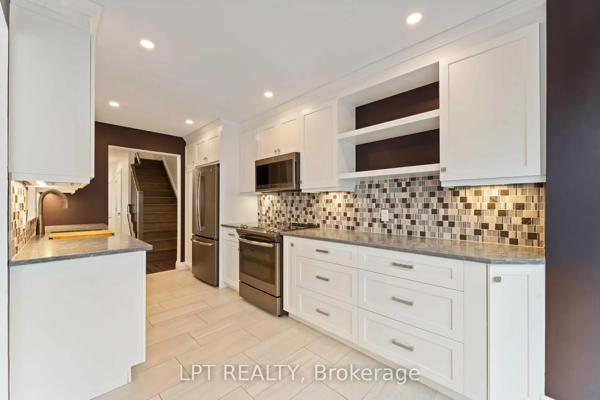 Photo 10 of 213 Idlewild Private, Ottawa, Barrhaven - Stonebridge — HOMEH