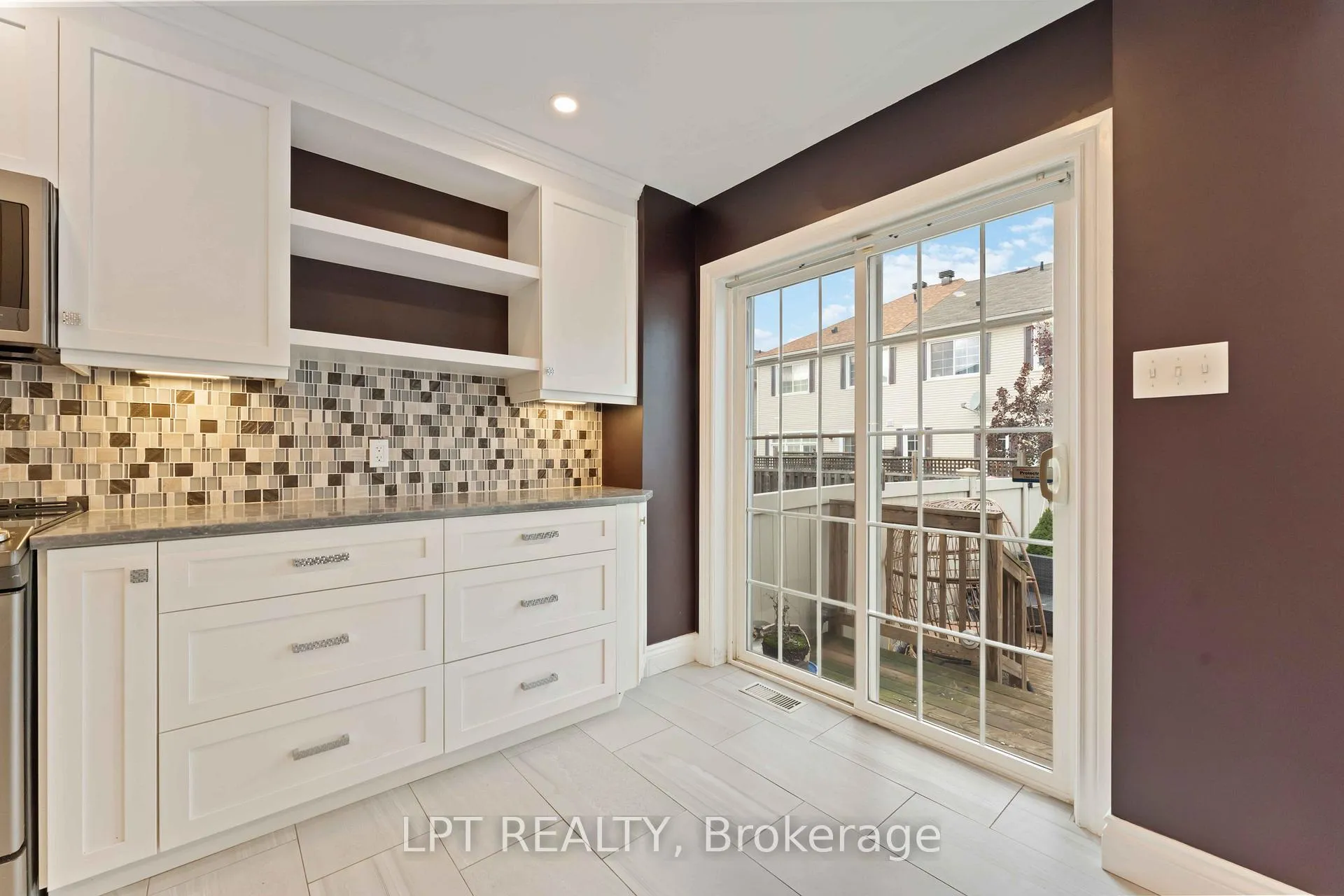 Photo 11 of 213 Idlewild Private, Ottawa, Barrhaven - Stonebridge — HOMEH