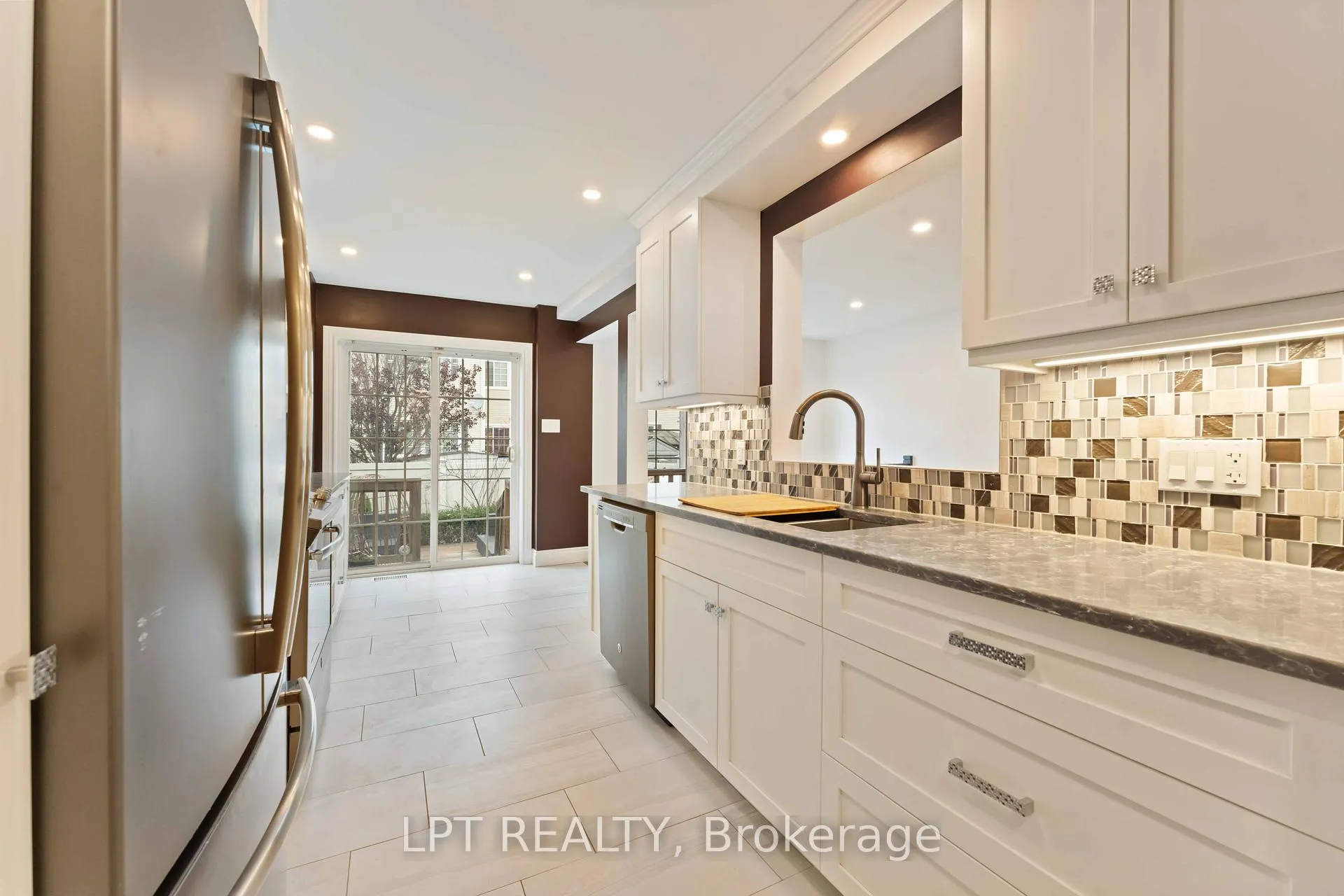 Photo 13 of 213 Idlewild Private, Ottawa, Barrhaven - Stonebridge — HOMEH