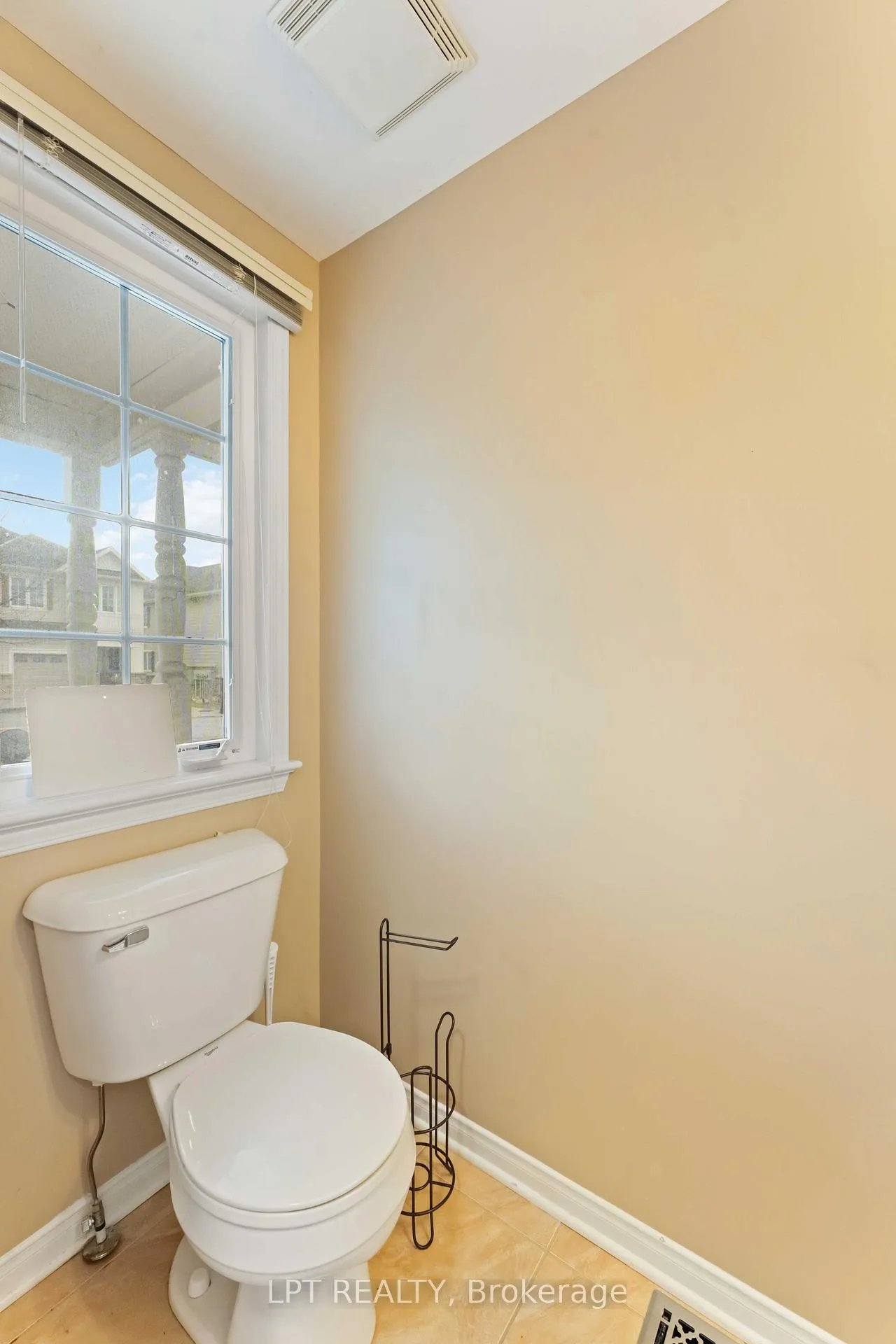 Photo 16 of 213 Idlewild Private, Ottawa, Barrhaven - Stonebridge — HOMEH
