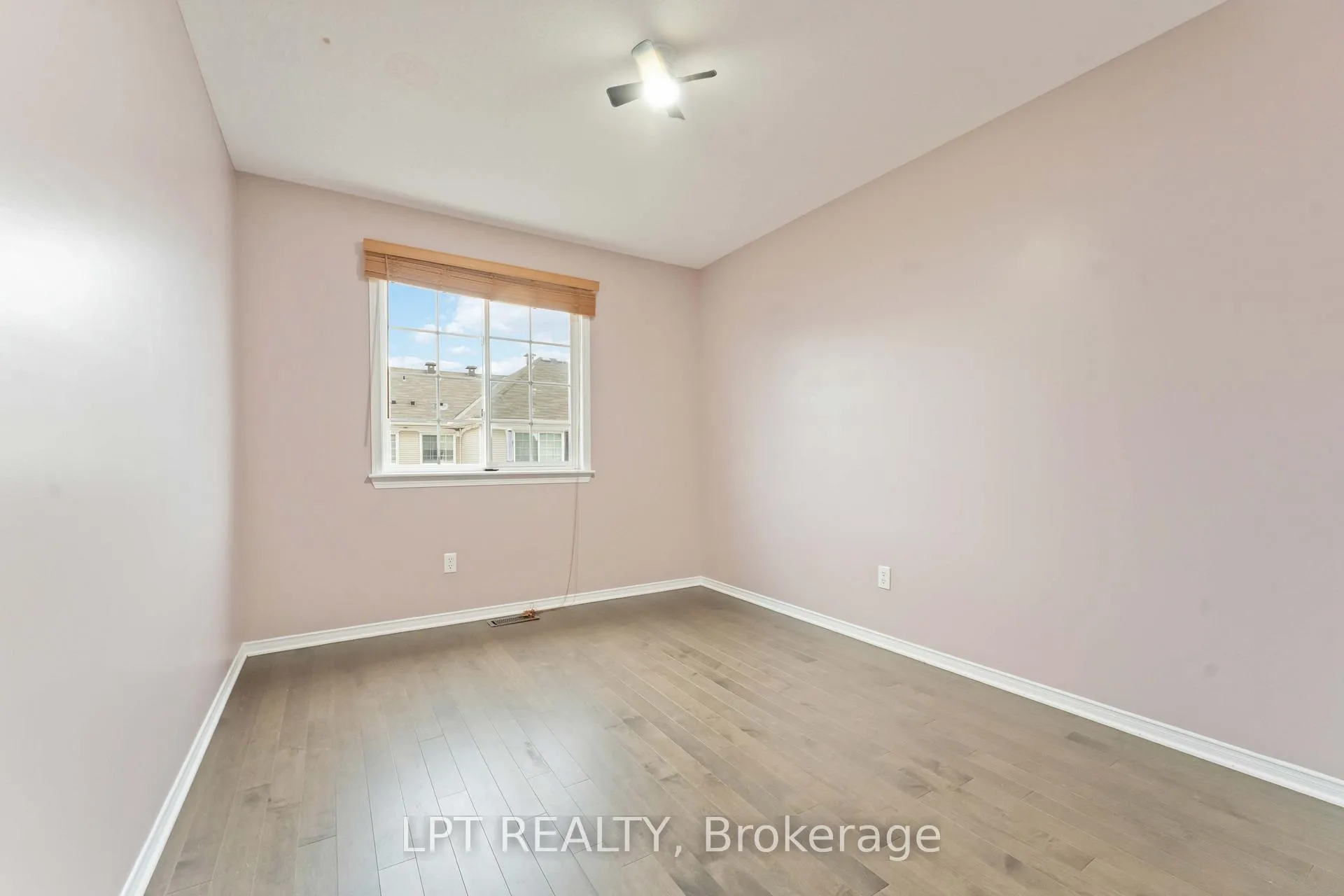 Photo 22 of 213 Idlewild Private, Ottawa, Barrhaven - Stonebridge — HOMEH