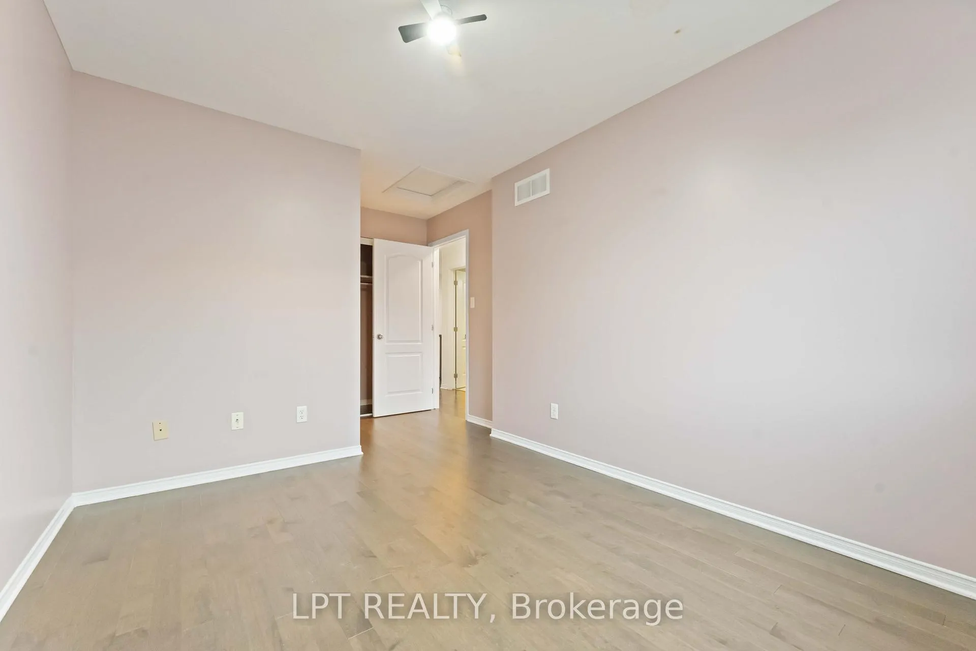 Photo 24 of 213 Idlewild Private, Ottawa, Barrhaven - Stonebridge — HOMEH