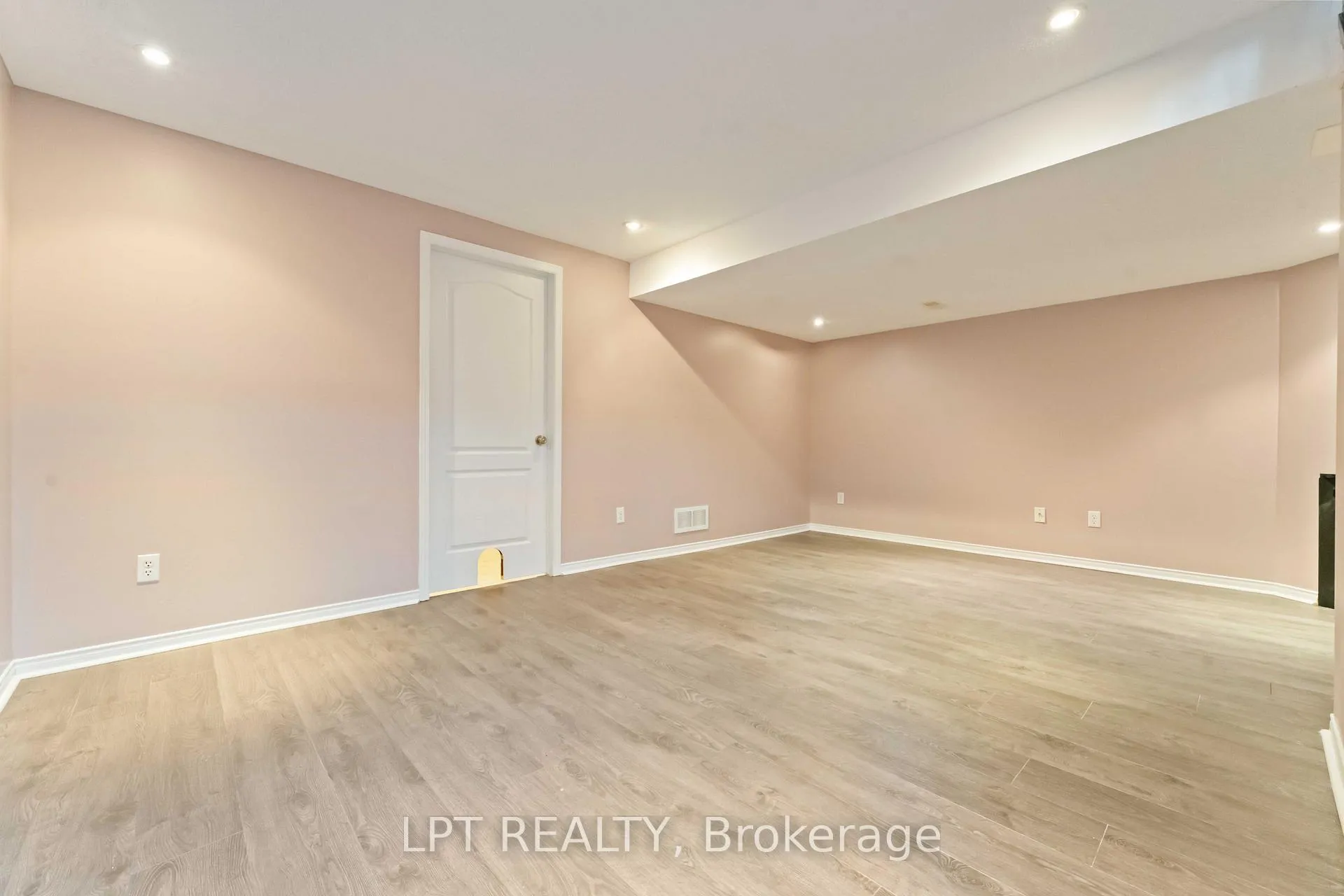 Photo 37 of 213 Idlewild Private, Ottawa, Barrhaven - Stonebridge — HOMEH
