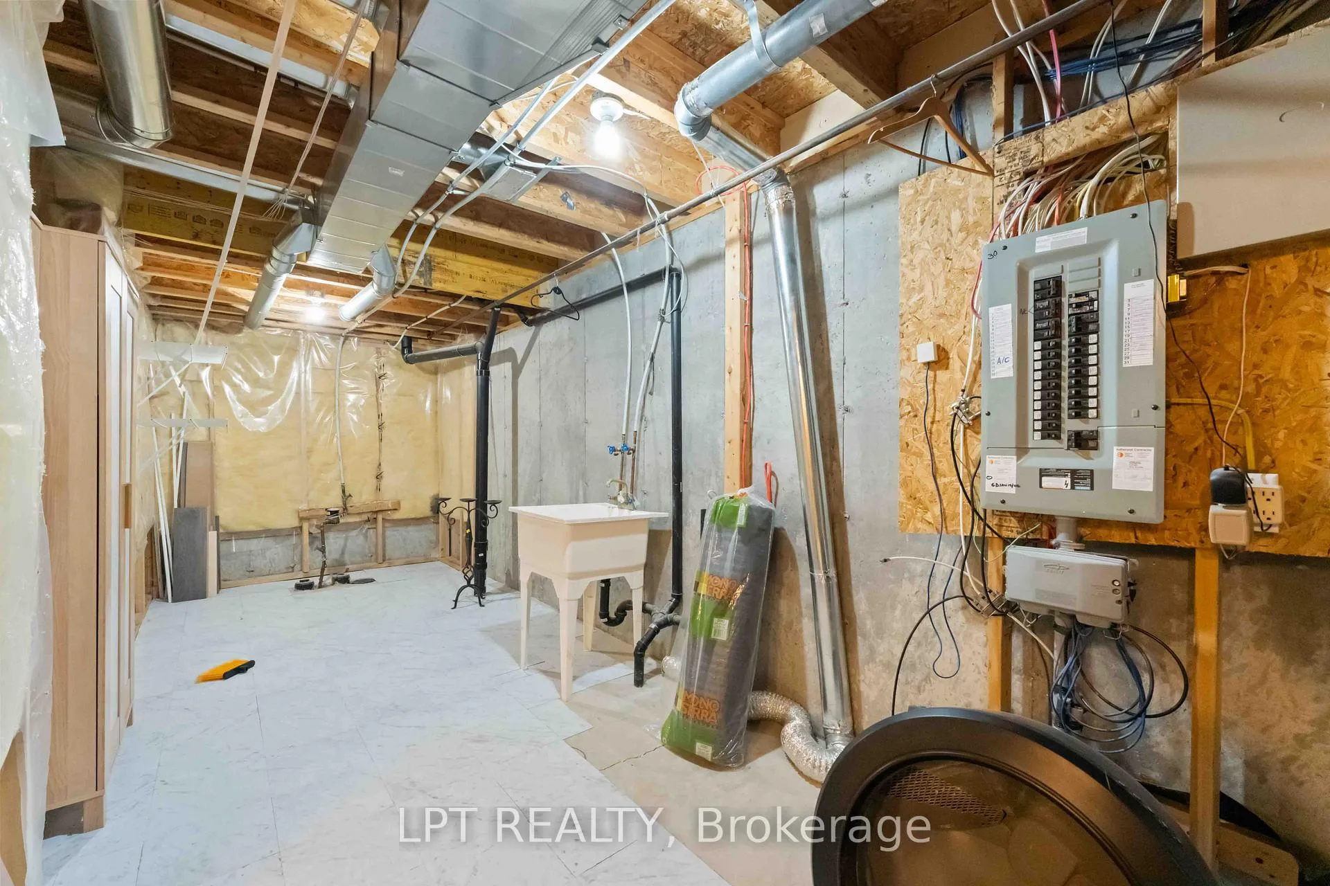Photo 42 of 213 Idlewild Private, Ottawa, Barrhaven - Stonebridge — HOMEH