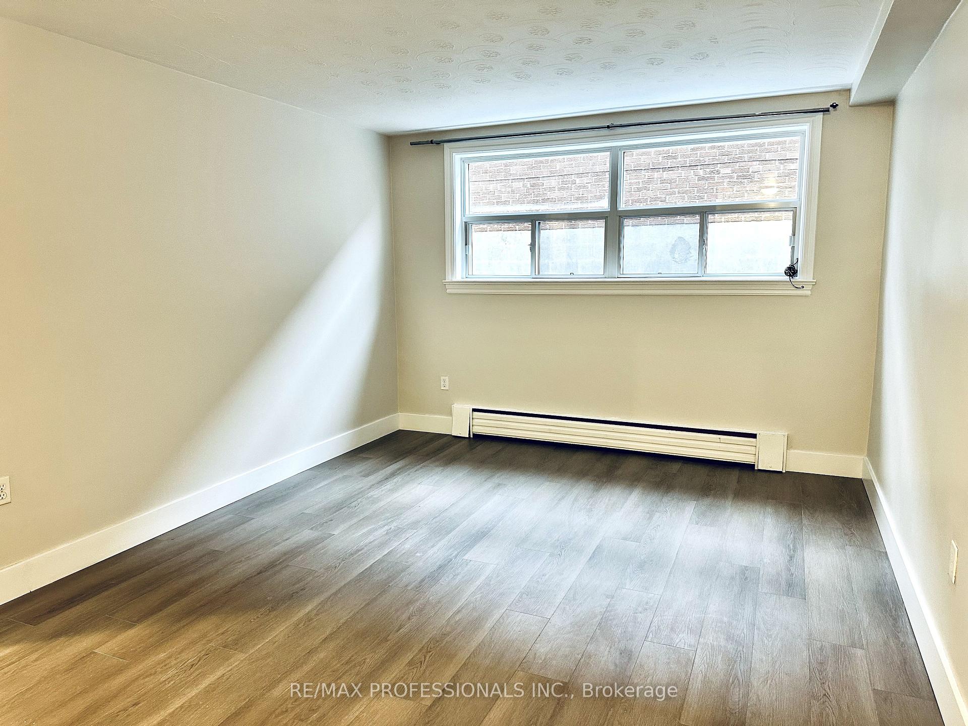 Photo 2 of Unit Unit 1, 32 Heman Street, Etobicoke, Mimico — HOMEH