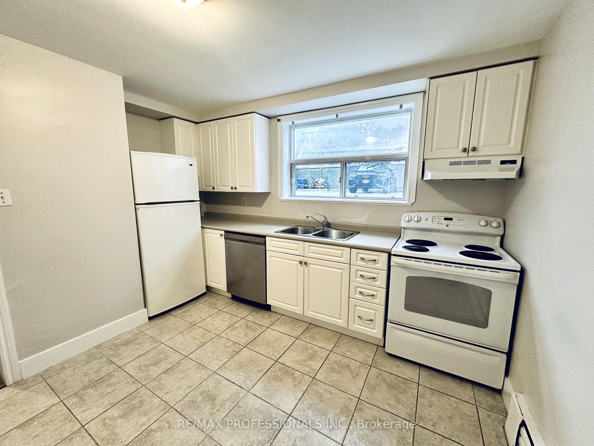 Photo 6 of Unit Unit 1, 32 Heman Street, Etobicoke, Mimico — HOMEH