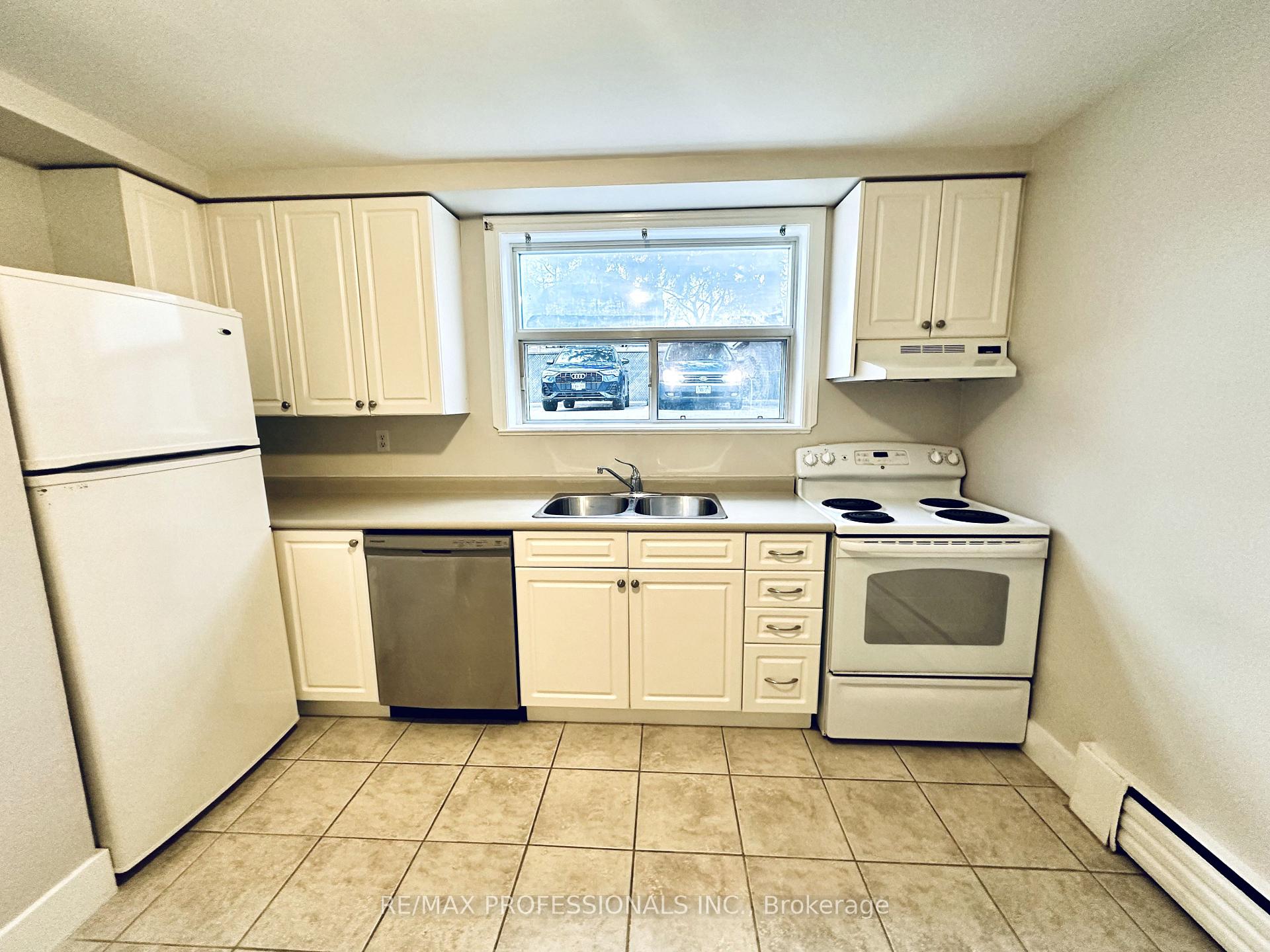 Photo 7 of Unit Unit 1, 32 Heman Street, Etobicoke, Mimico — HOMEH