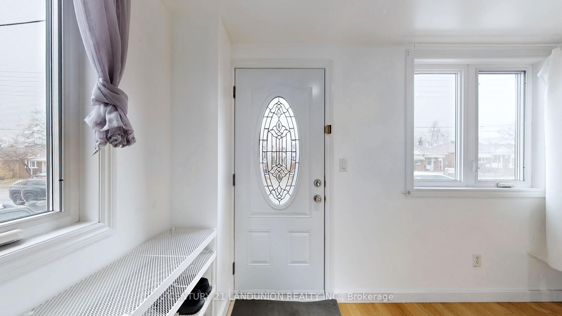Photo 15 of 343 Kipling Avenue, Etobicoke, New Toronto — HOMEH