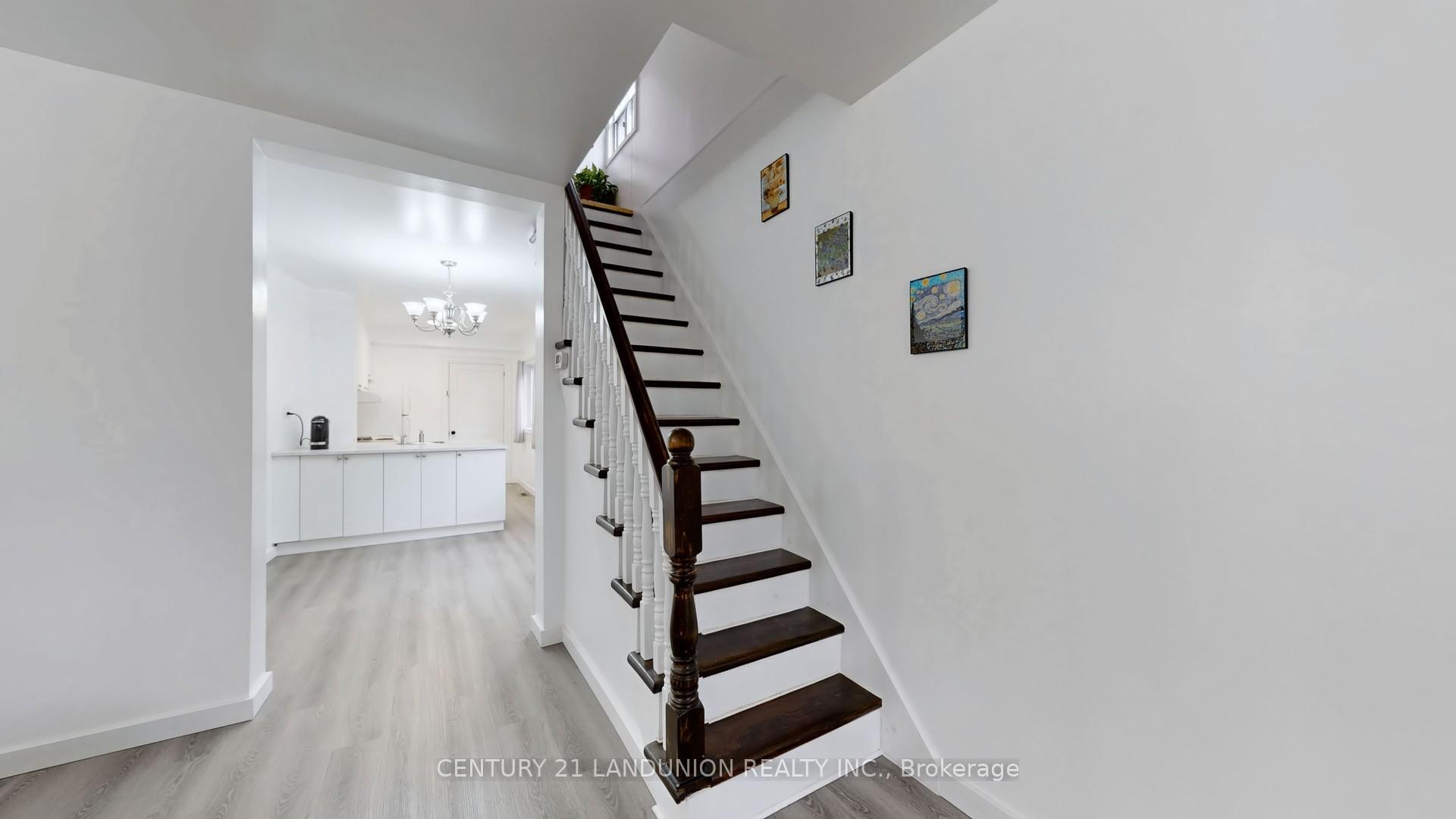 Photo 16 of 343 Kipling Avenue, Etobicoke, New Toronto — HOMEH