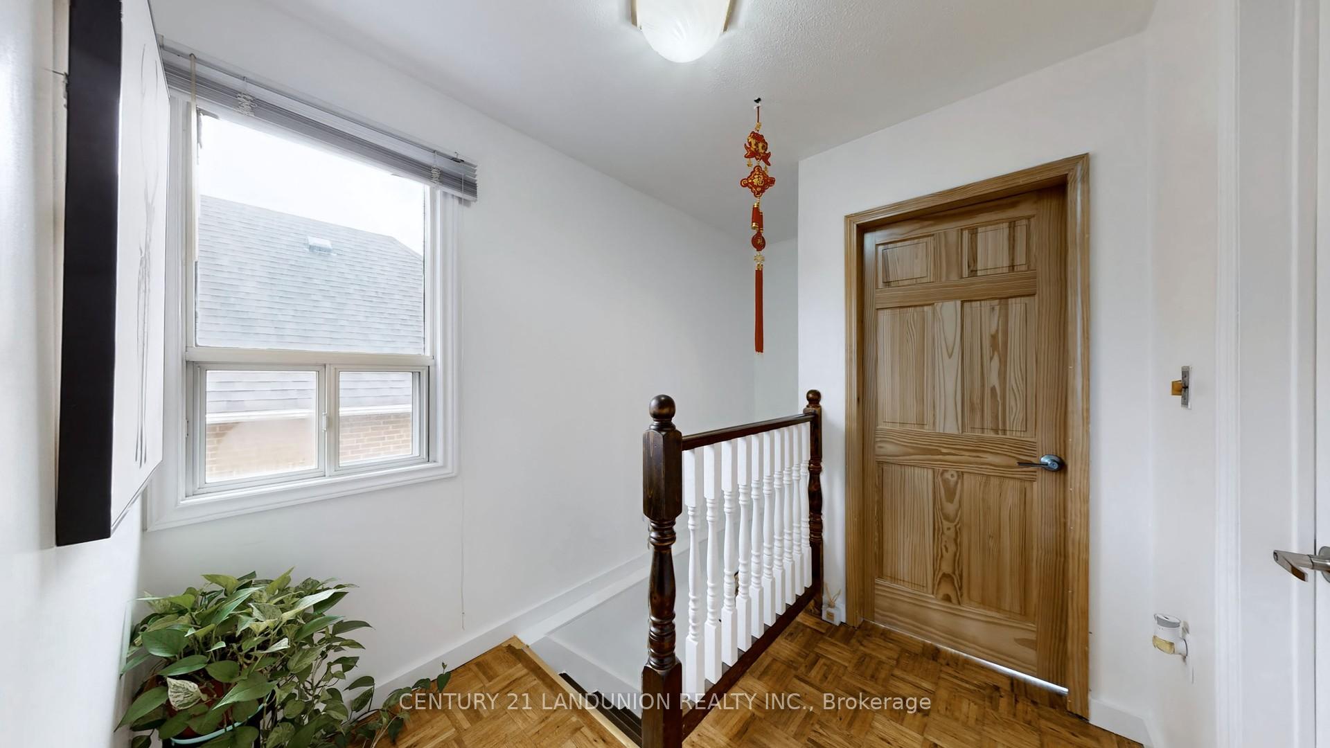 Photo 17 of 343 Kipling Avenue, Etobicoke, New Toronto — HOMEH