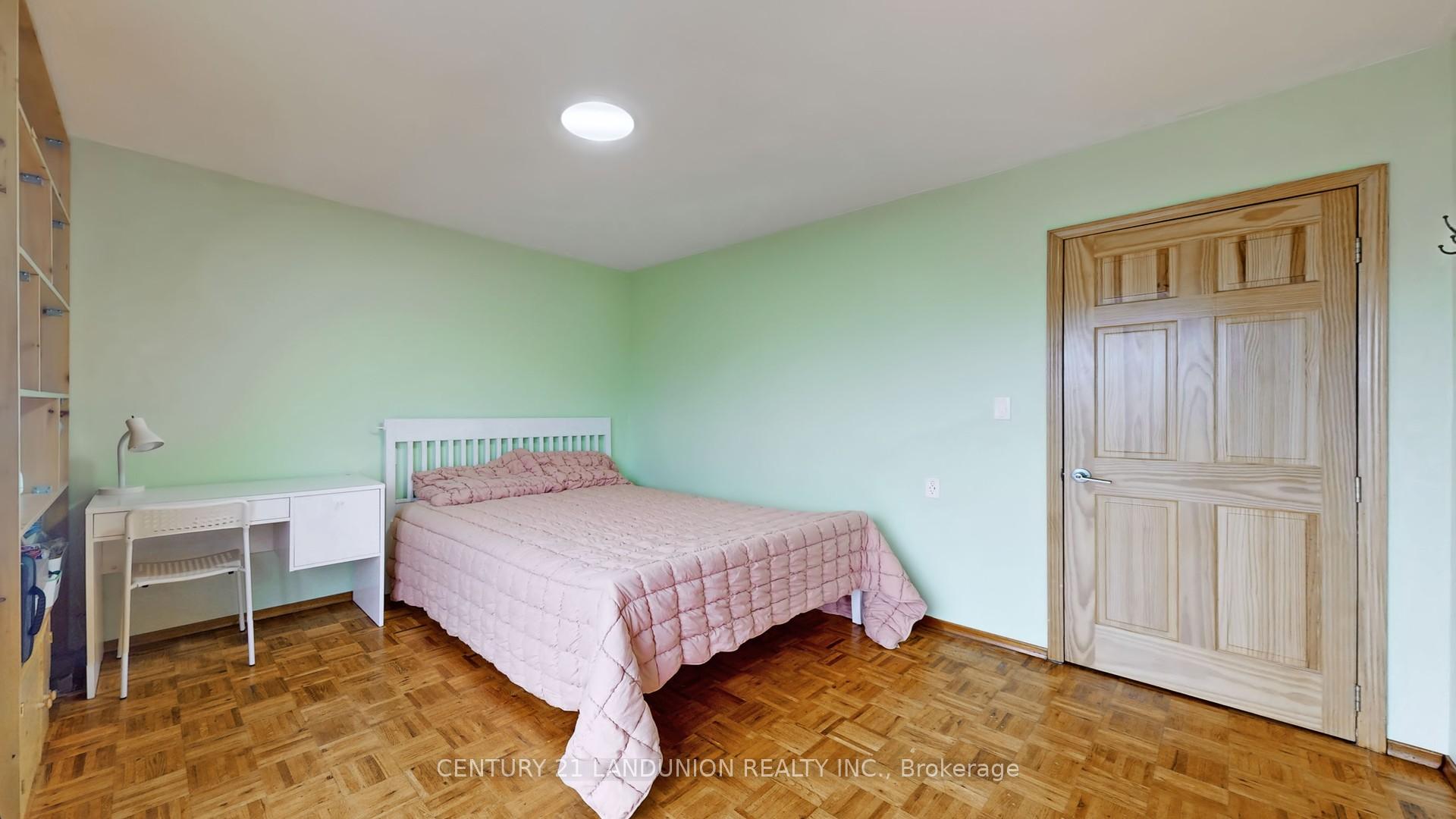 Photo 18 of 343 Kipling Avenue, Etobicoke, New Toronto — HOMEH