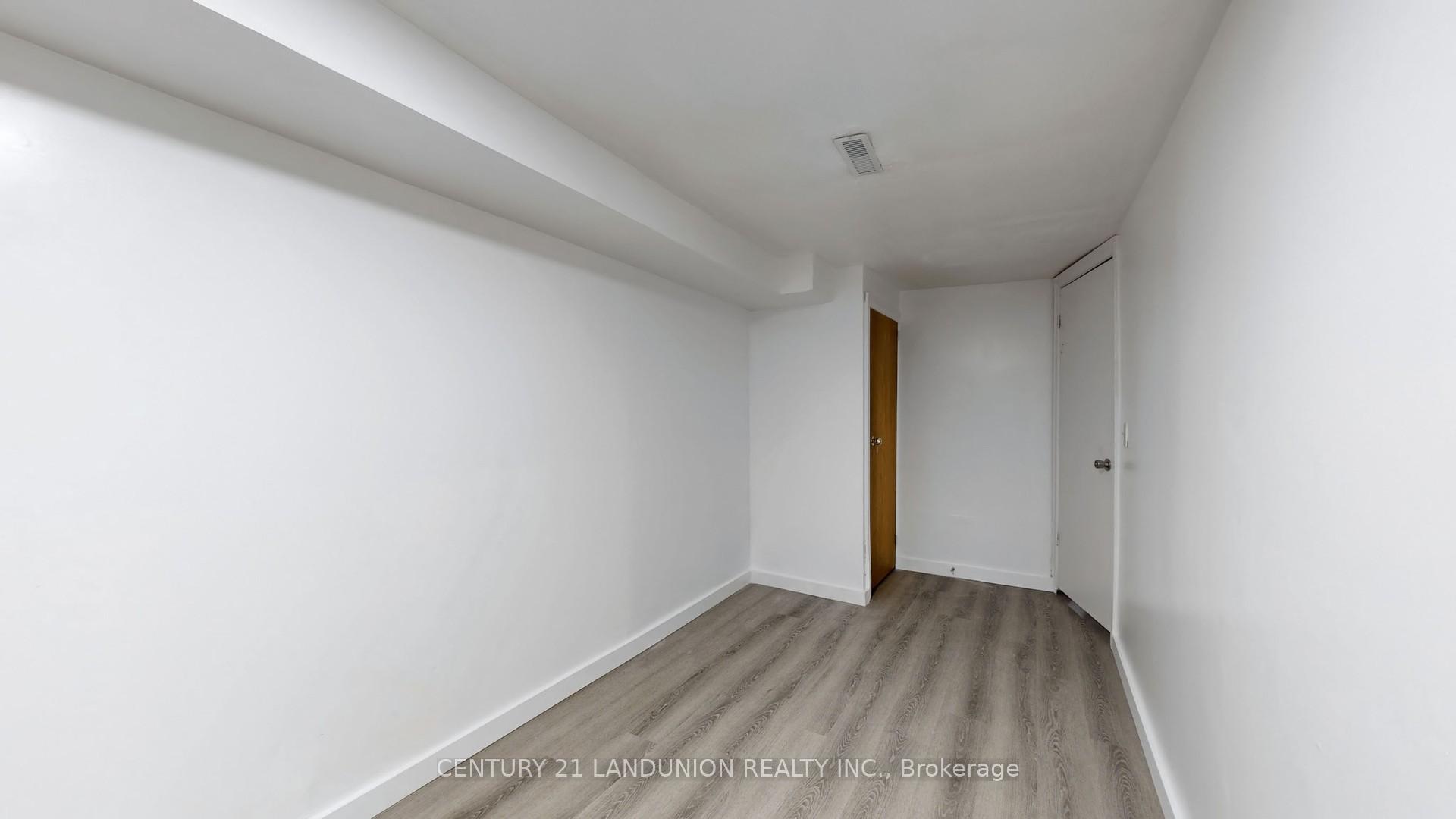 Photo 35 of 343 Kipling Avenue, Etobicoke, New Toronto — HOMEH