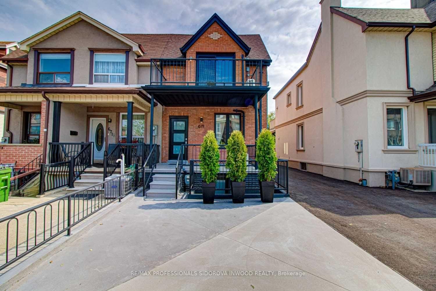 Front of Unit Lower, 671 Dufferin Street