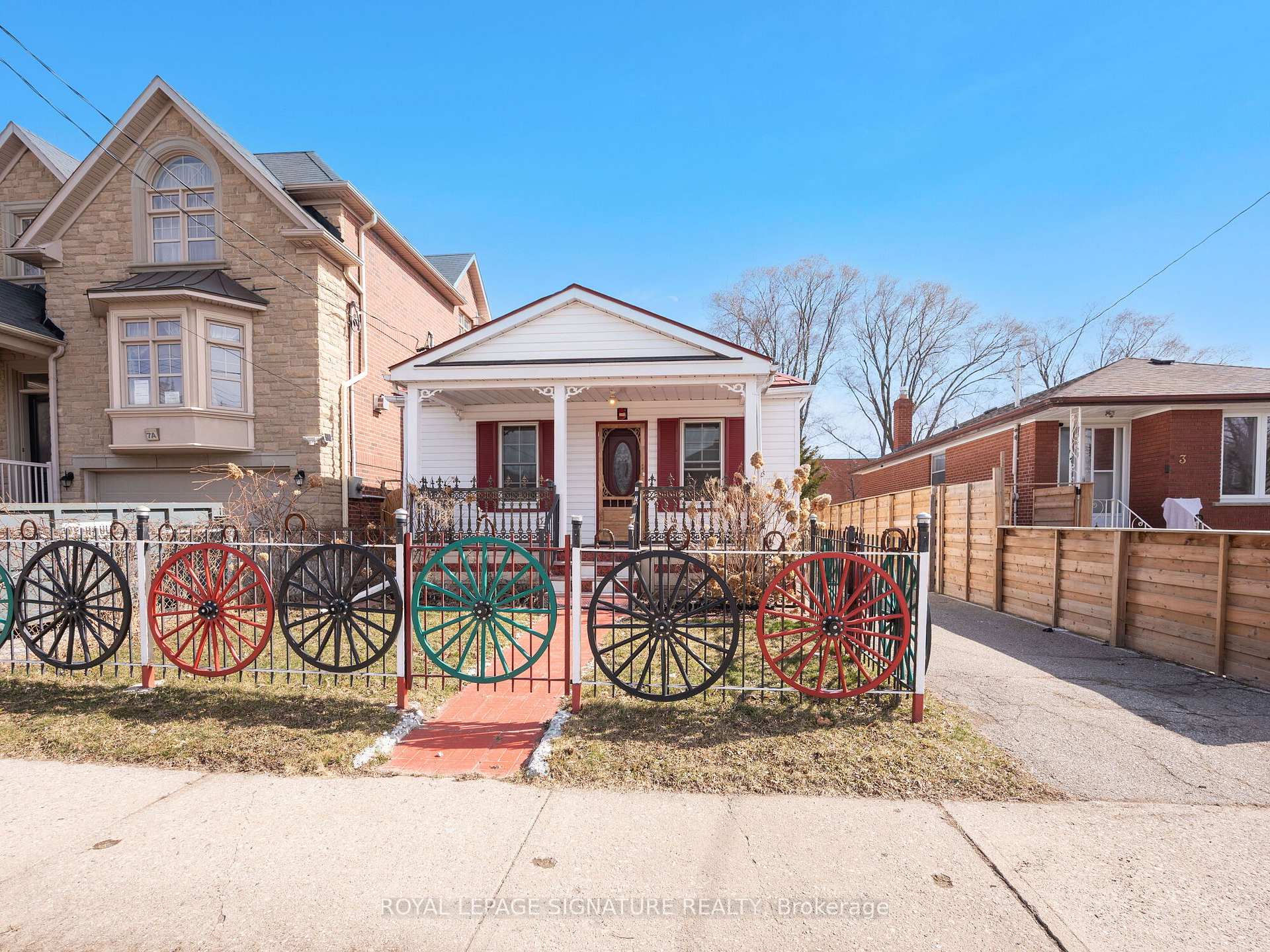 Photo 1 of 5 Connorvale Avenue, Etobicoke, Alderwood — HOMEH