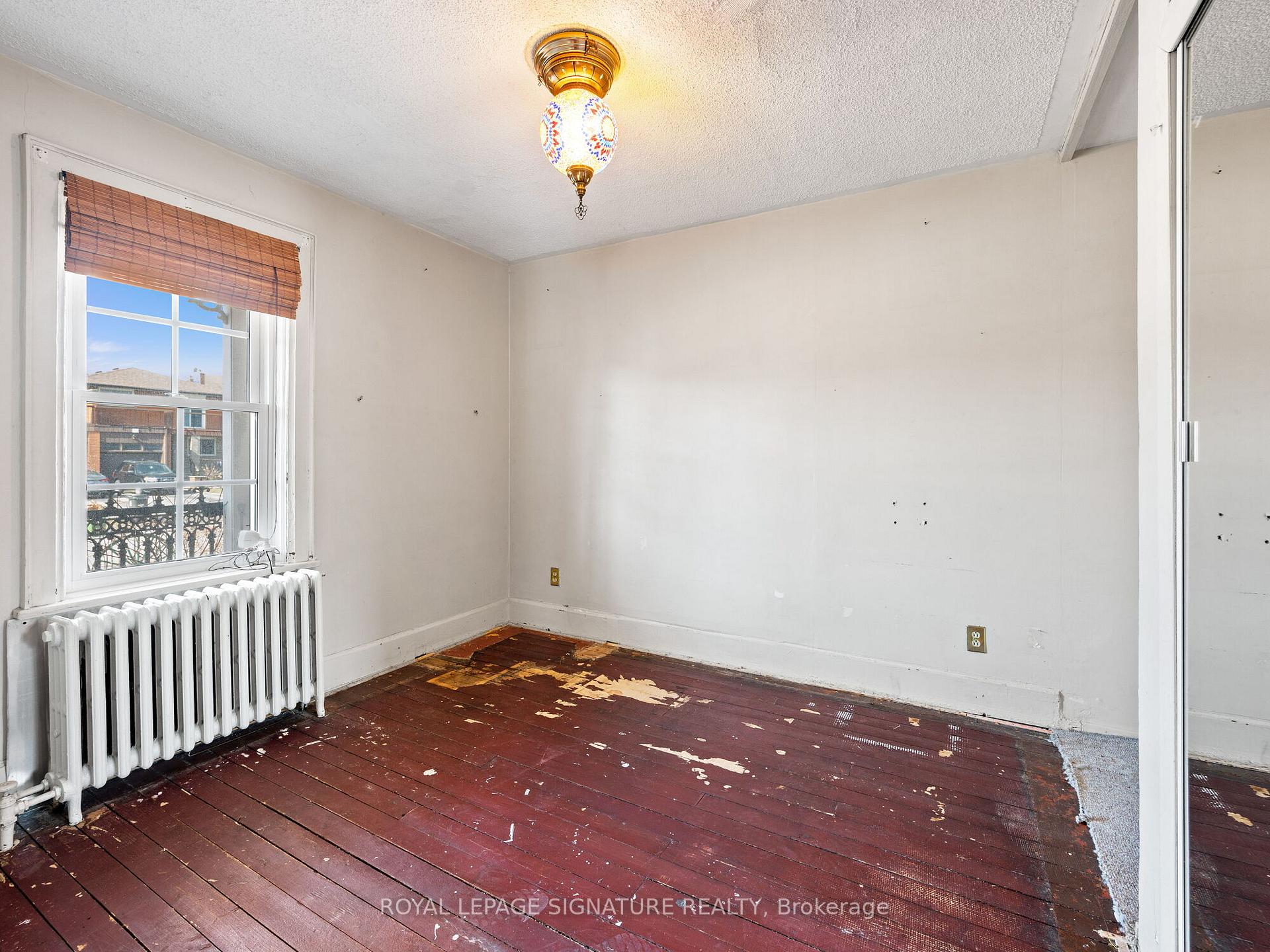 Photo 8 of 5 Connorvale Avenue, Etobicoke, Alderwood — HOMEH