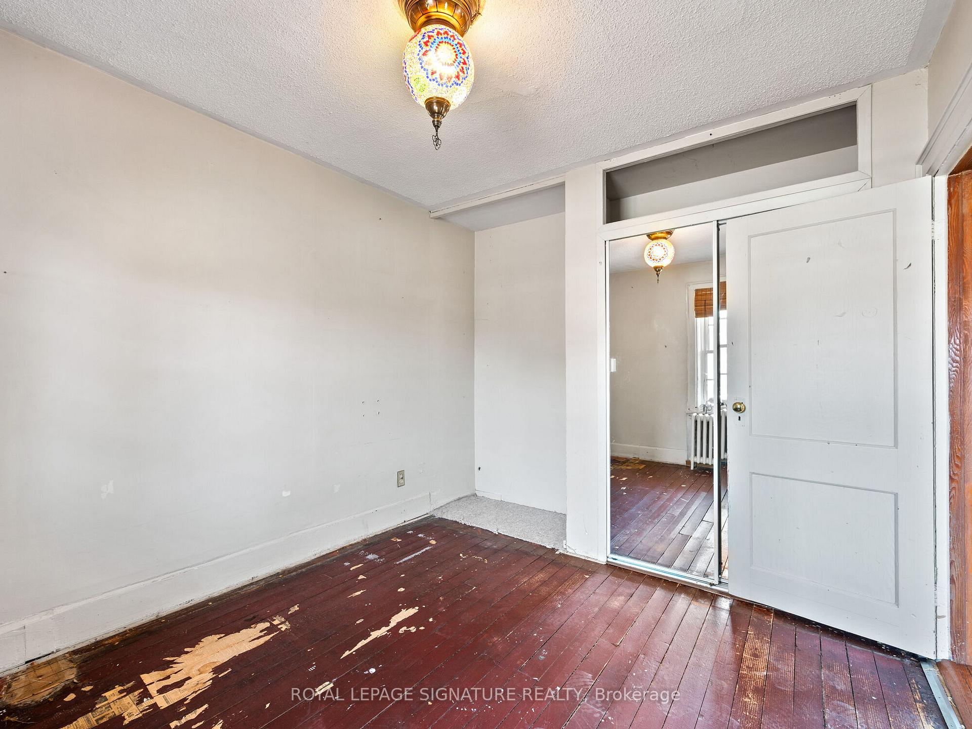 Photo 9 of 5 Connorvale Avenue, Etobicoke, Alderwood — HOMEH