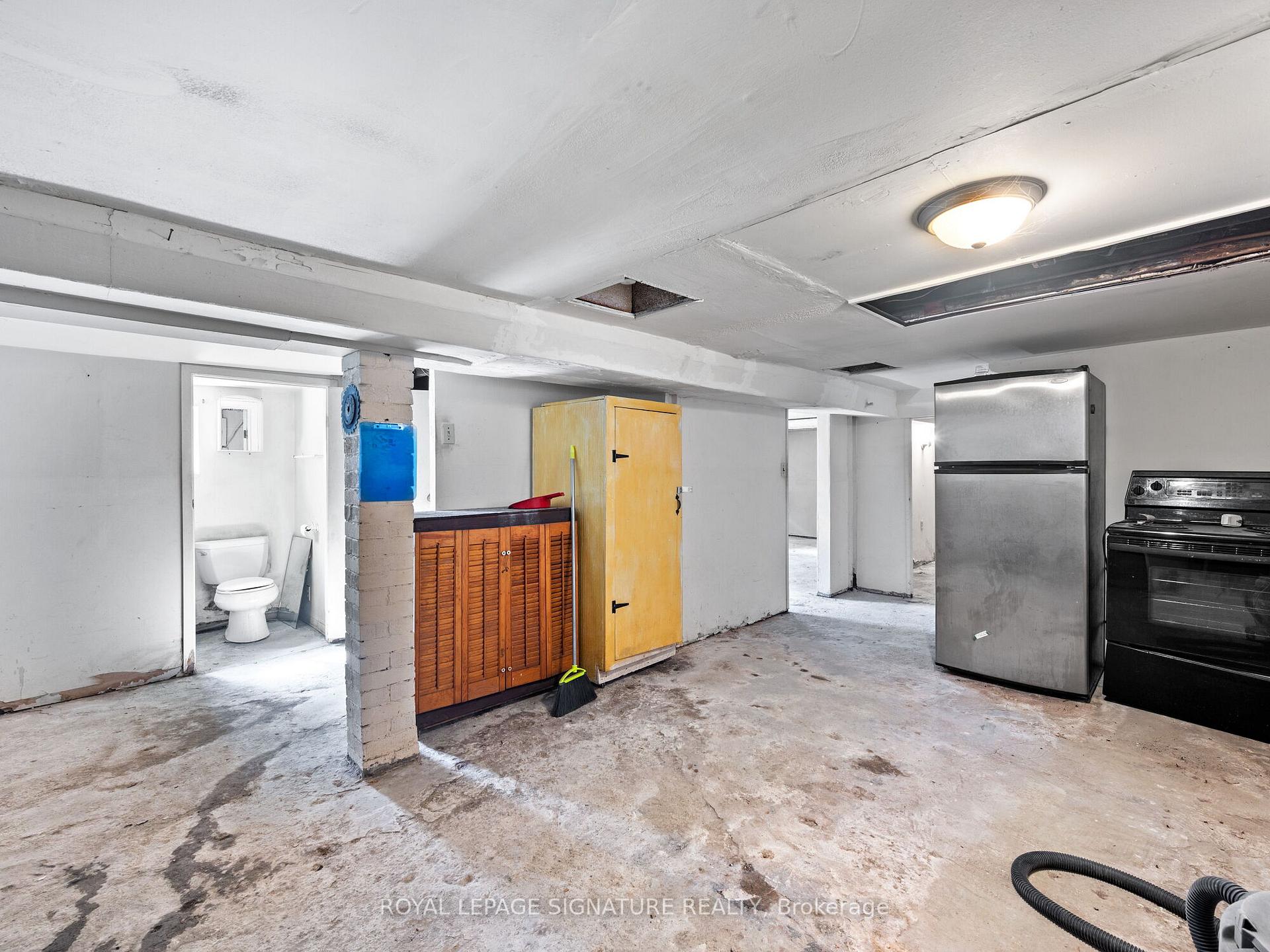 Photo 14 of 5 Connorvale Avenue, Etobicoke, Alderwood — HOMEH
