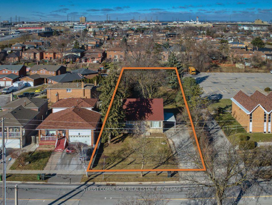 Front of 74 Kingsview Boulevard