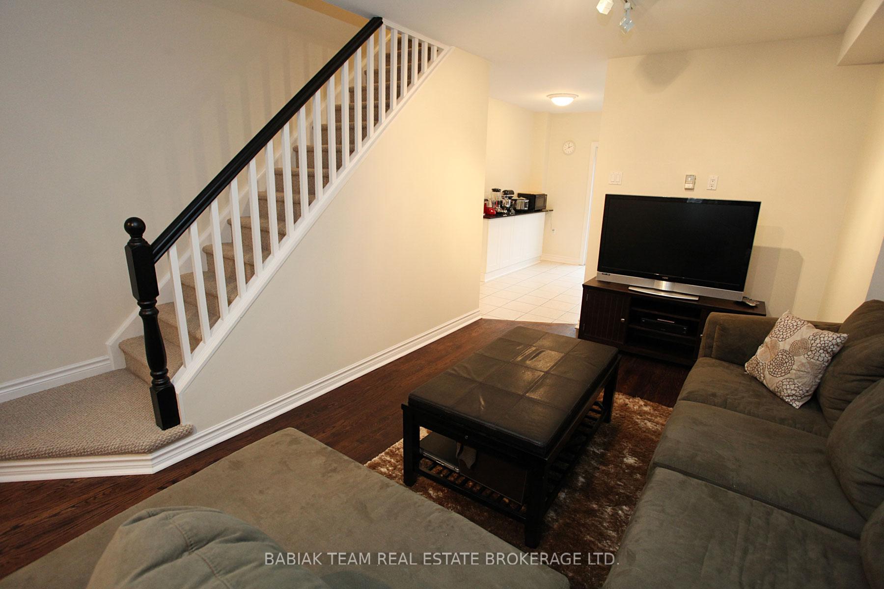 Photo 9 of 8 Whitaker Avenue, Toronto, Niagara — HOMEH