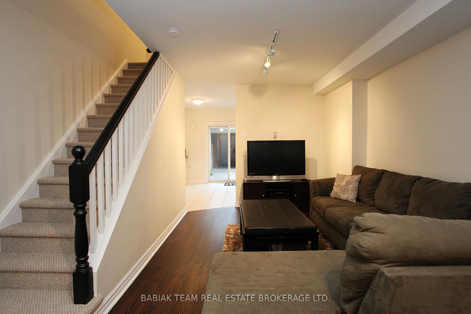 Photo 11 of 8 Whitaker Avenue, Toronto, Niagara — HOMEH