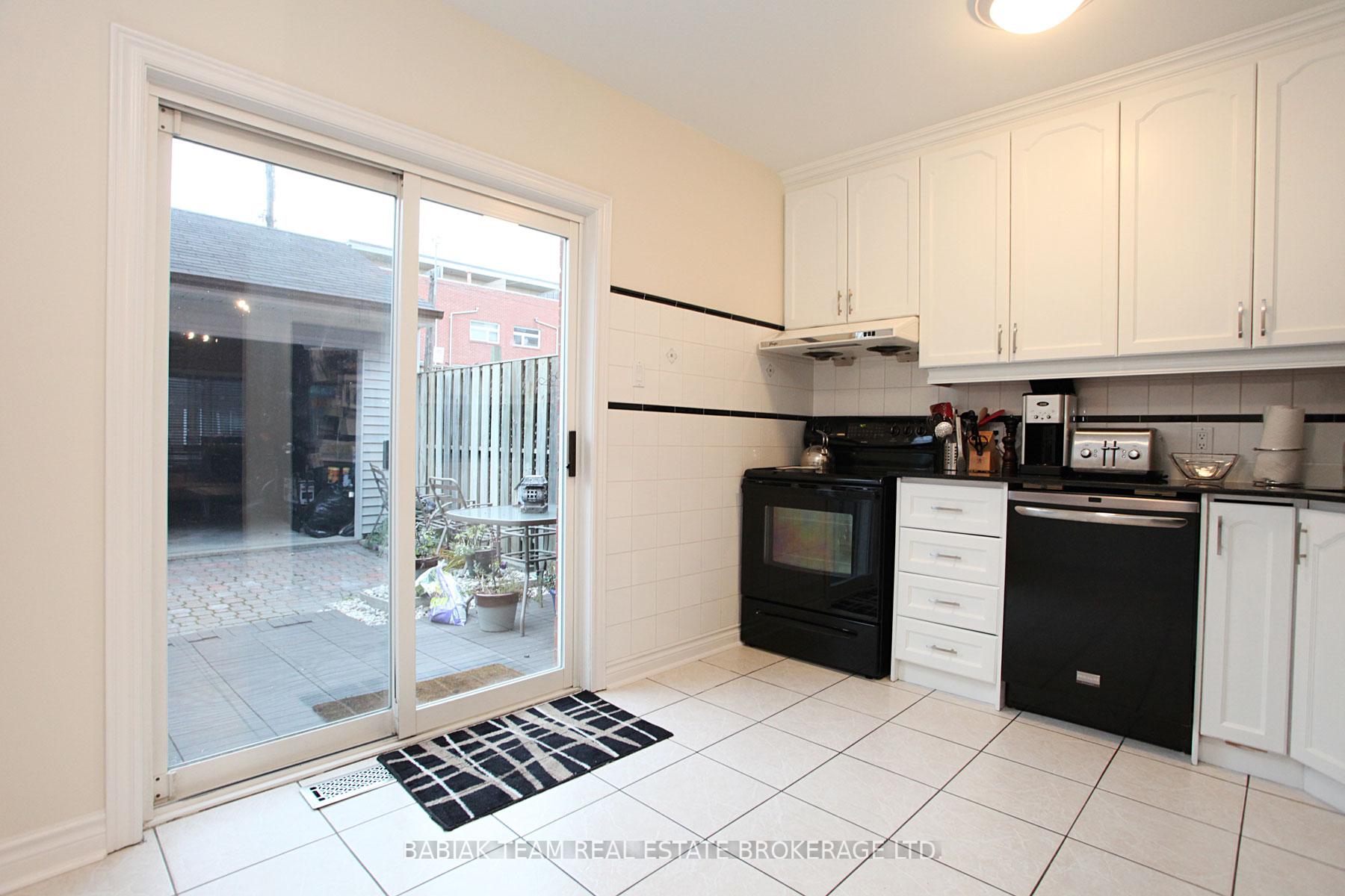 Photo 16 of 8 Whitaker Avenue, Toronto, Niagara — HOMEH