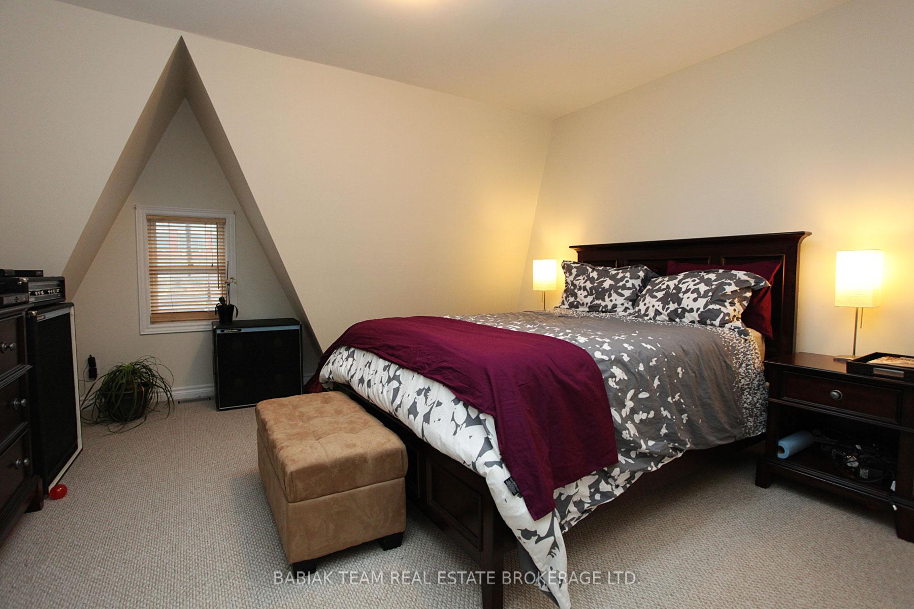 Photo 19 of 8 Whitaker Avenue, Toronto, Niagara — HOMEH