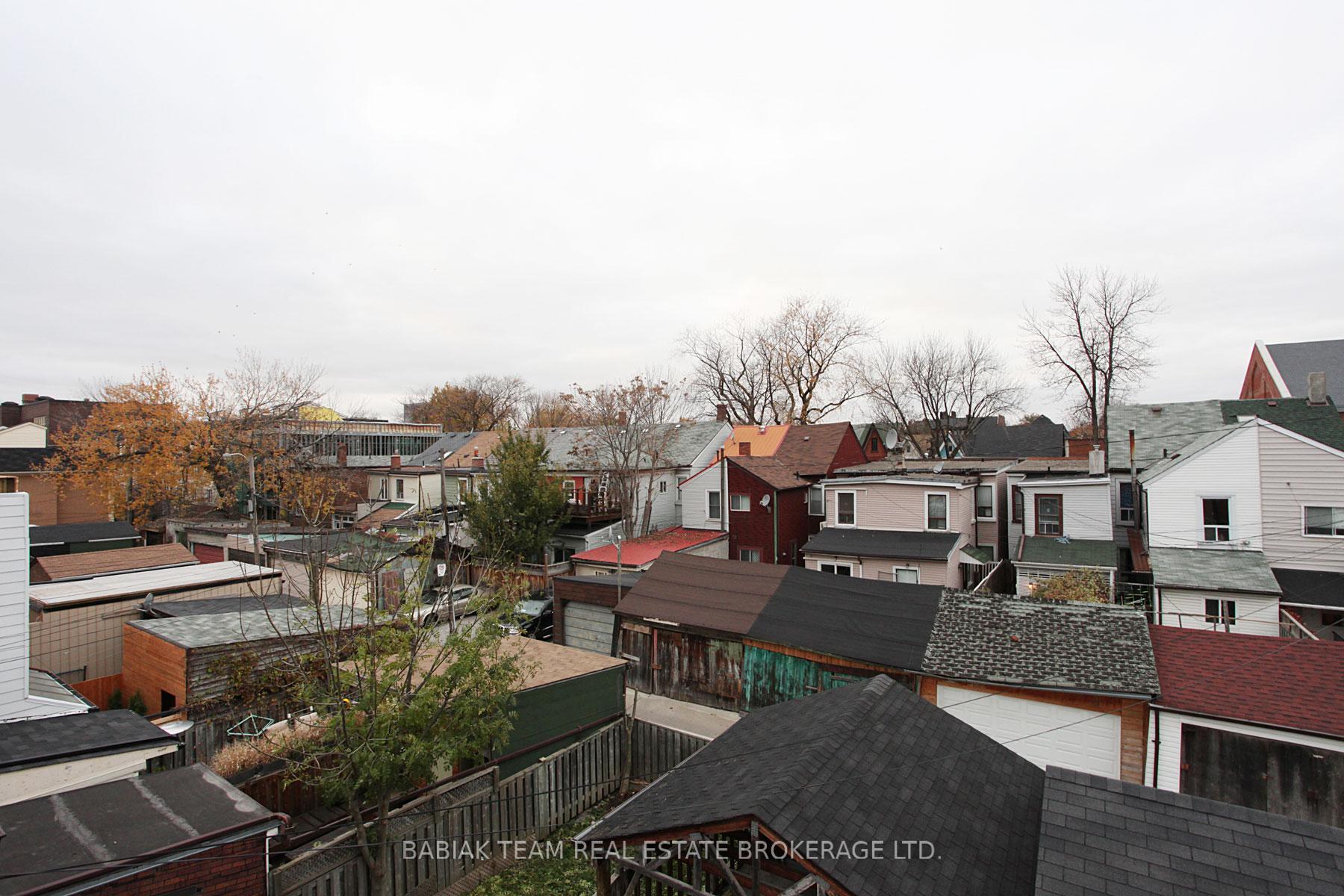 Photo 22 of 8 Whitaker Avenue, Toronto, Niagara — HOMEH