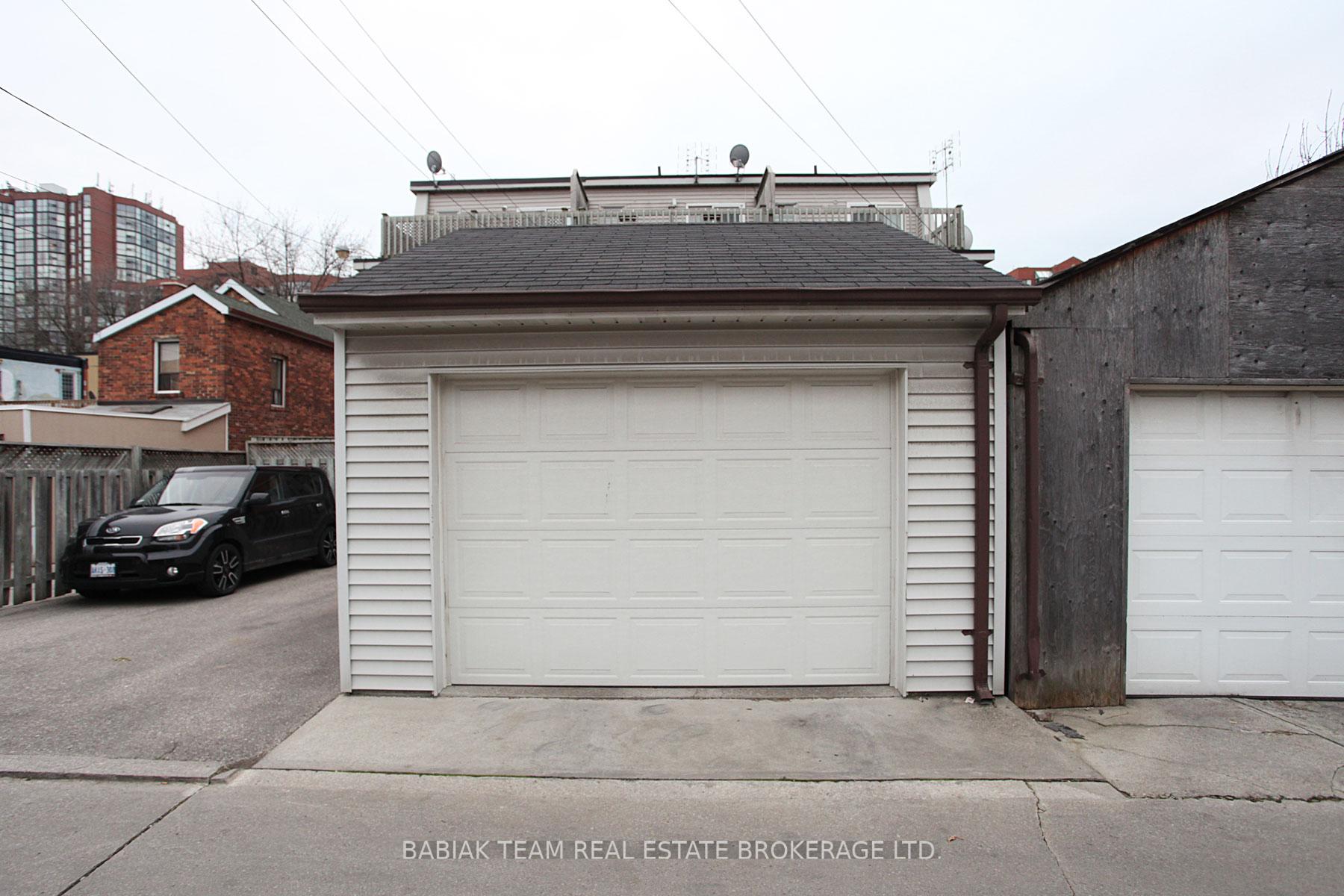 Photo 38 of 8 Whitaker Avenue, Toronto, Niagara — HOMEH