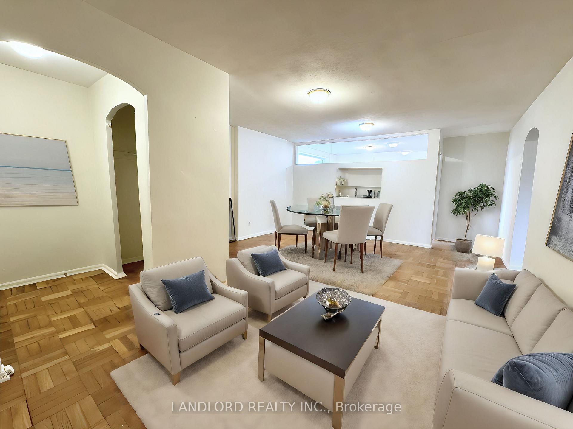 Front of Unit 26, 2696 Lake Shore Boulevard W