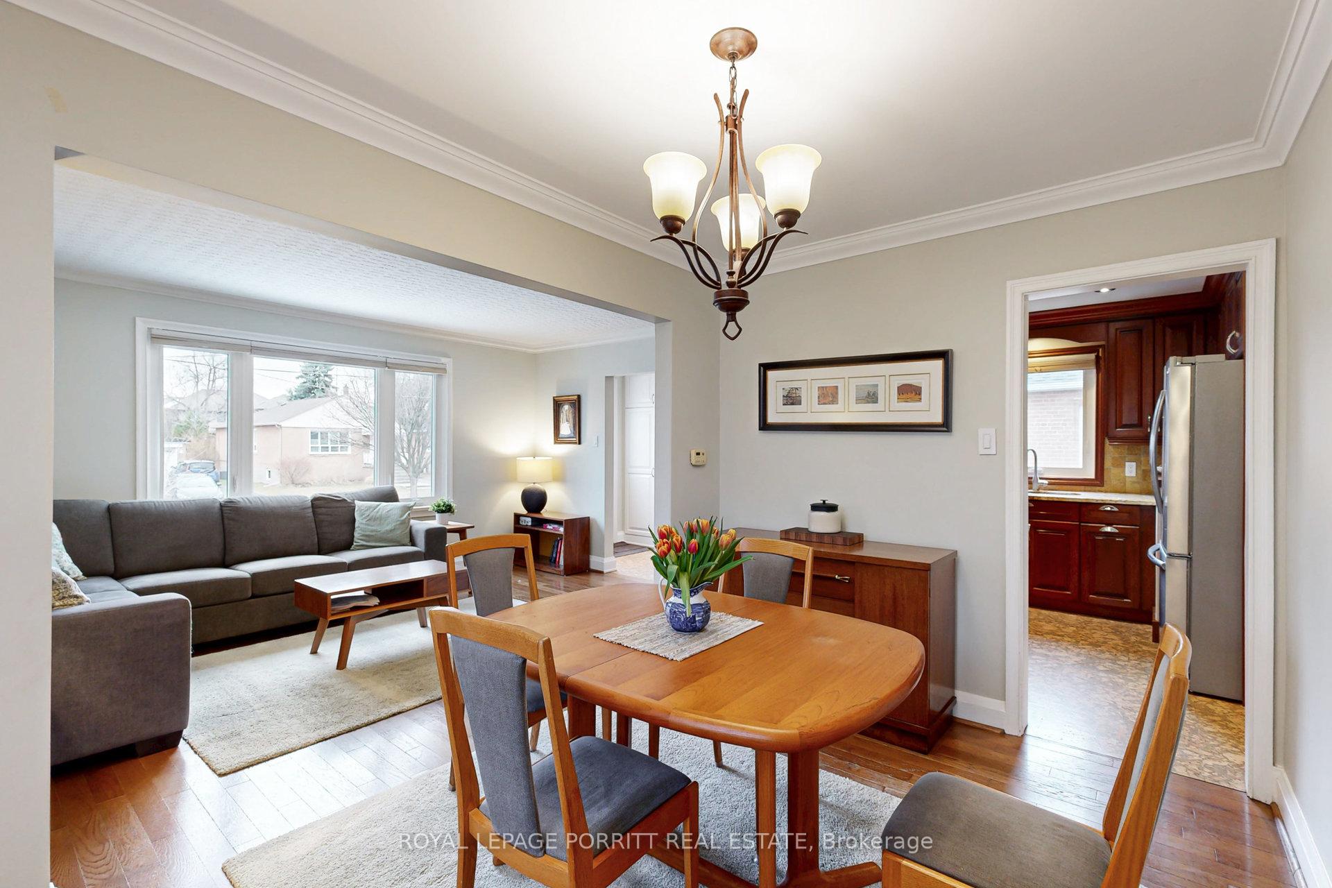 Photo 7 of 41 Ecker Drive, Etobicoke, Alderwood — HOMEH