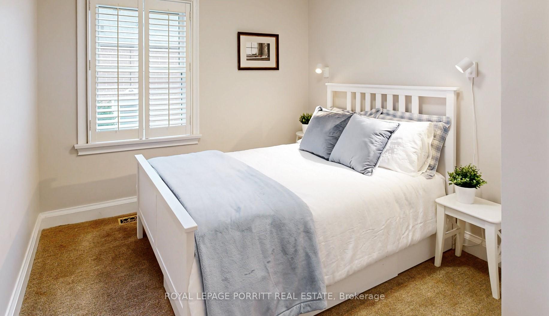 Photo 13 of 41 Ecker Drive, Etobicoke, Alderwood — HOMEH