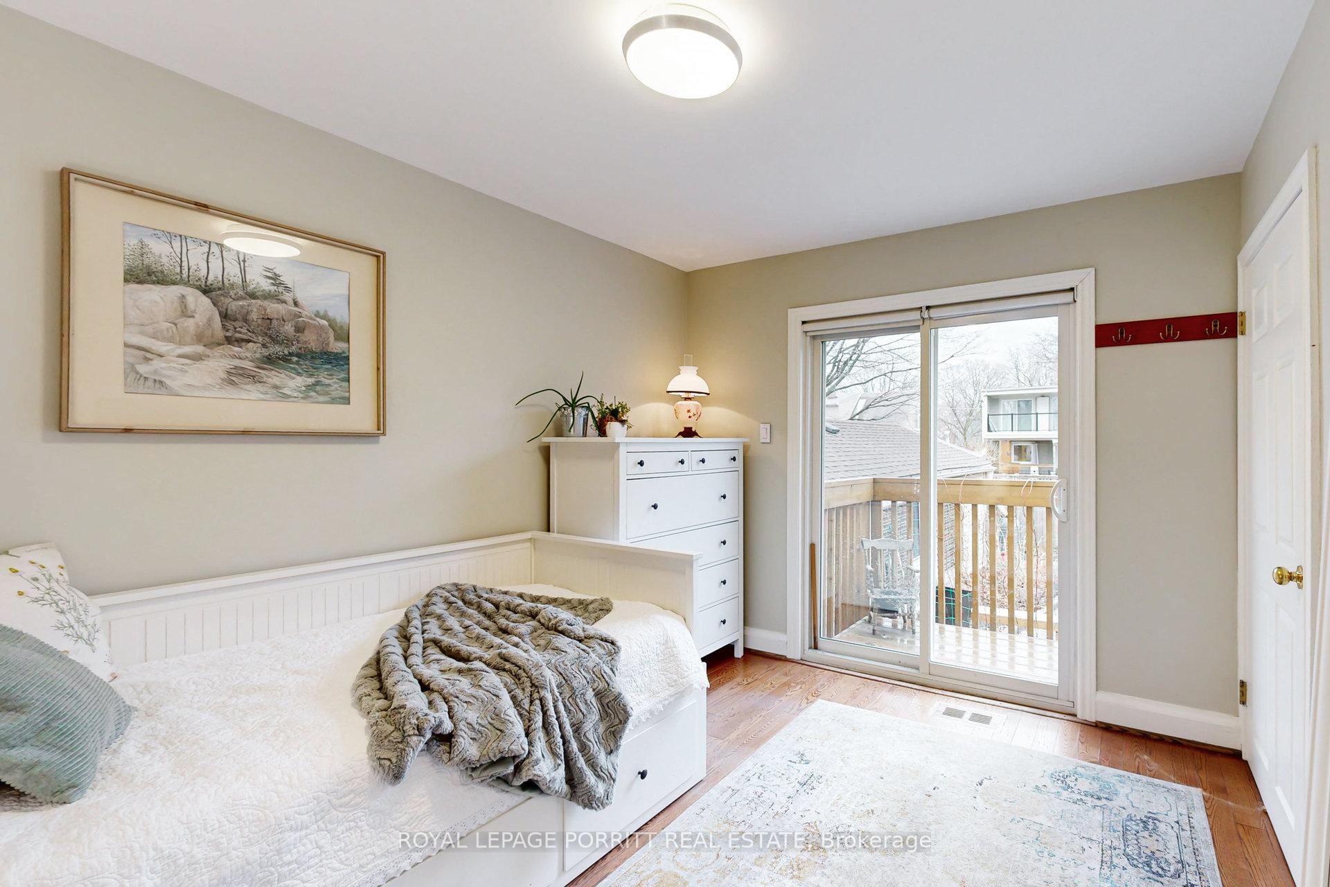 Photo 17 of 41 Ecker Drive, Etobicoke, Alderwood — HOMEH