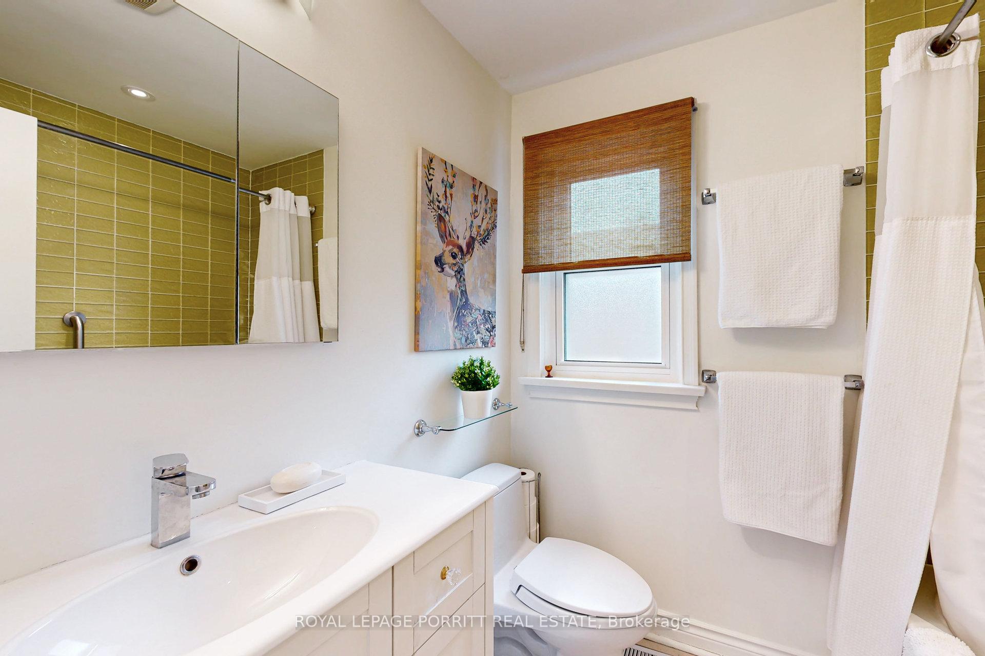 Photo 18 of 41 Ecker Drive, Etobicoke, Alderwood — HOMEH