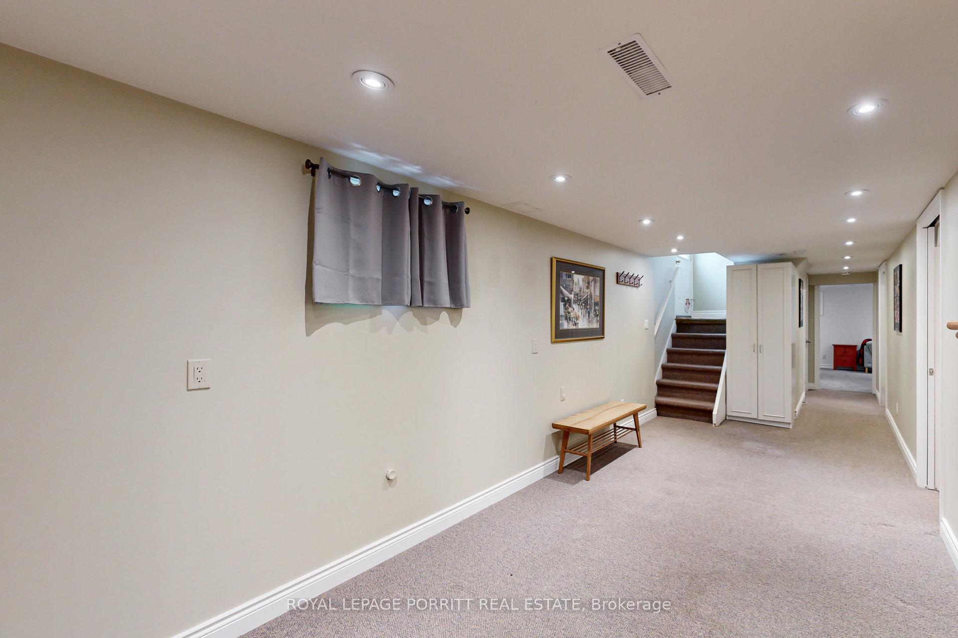 Photo 20 of 41 Ecker Drive, Etobicoke, Alderwood — HOMEH