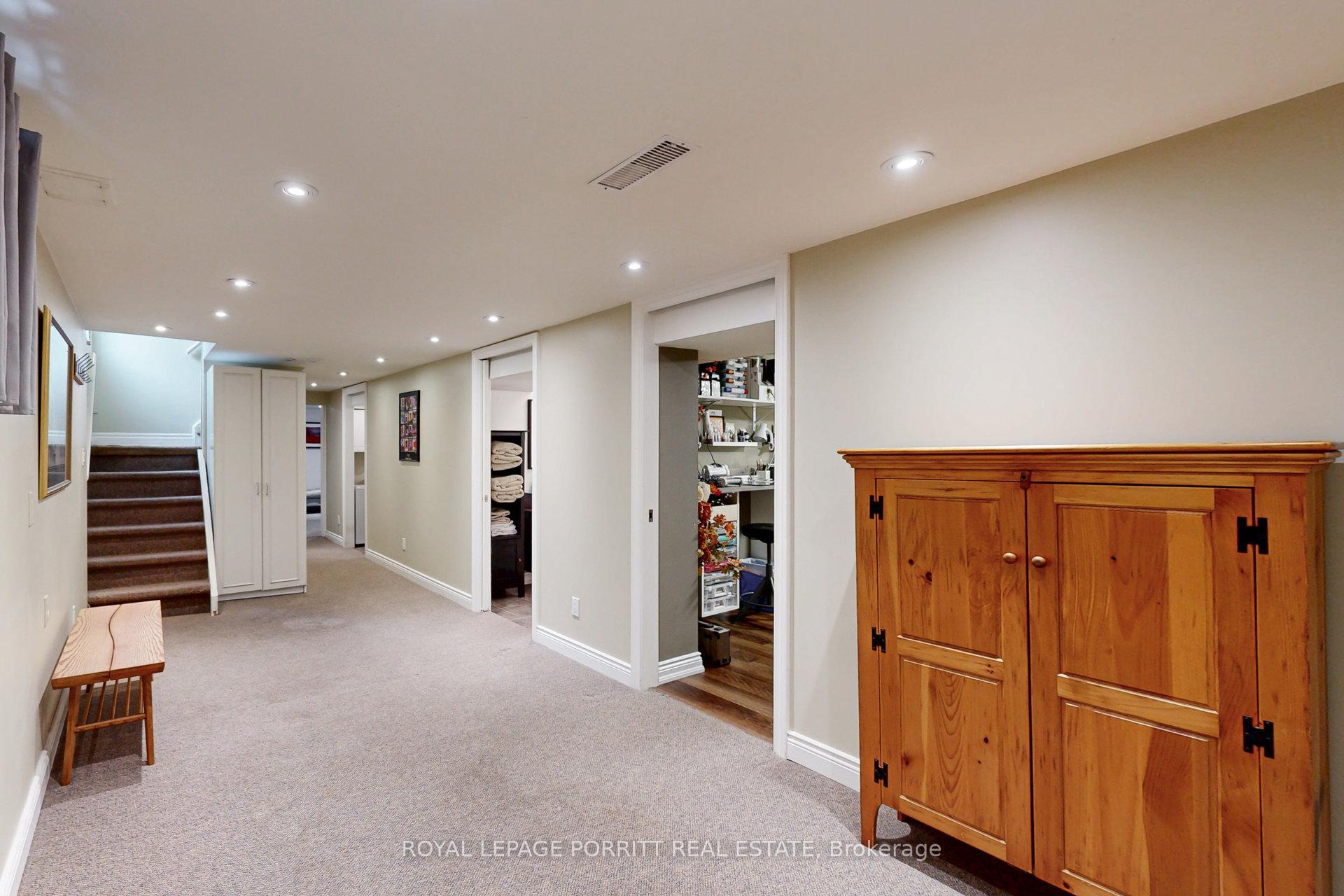 Photo 21 of 41 Ecker Drive, Etobicoke, Alderwood — HOMEH